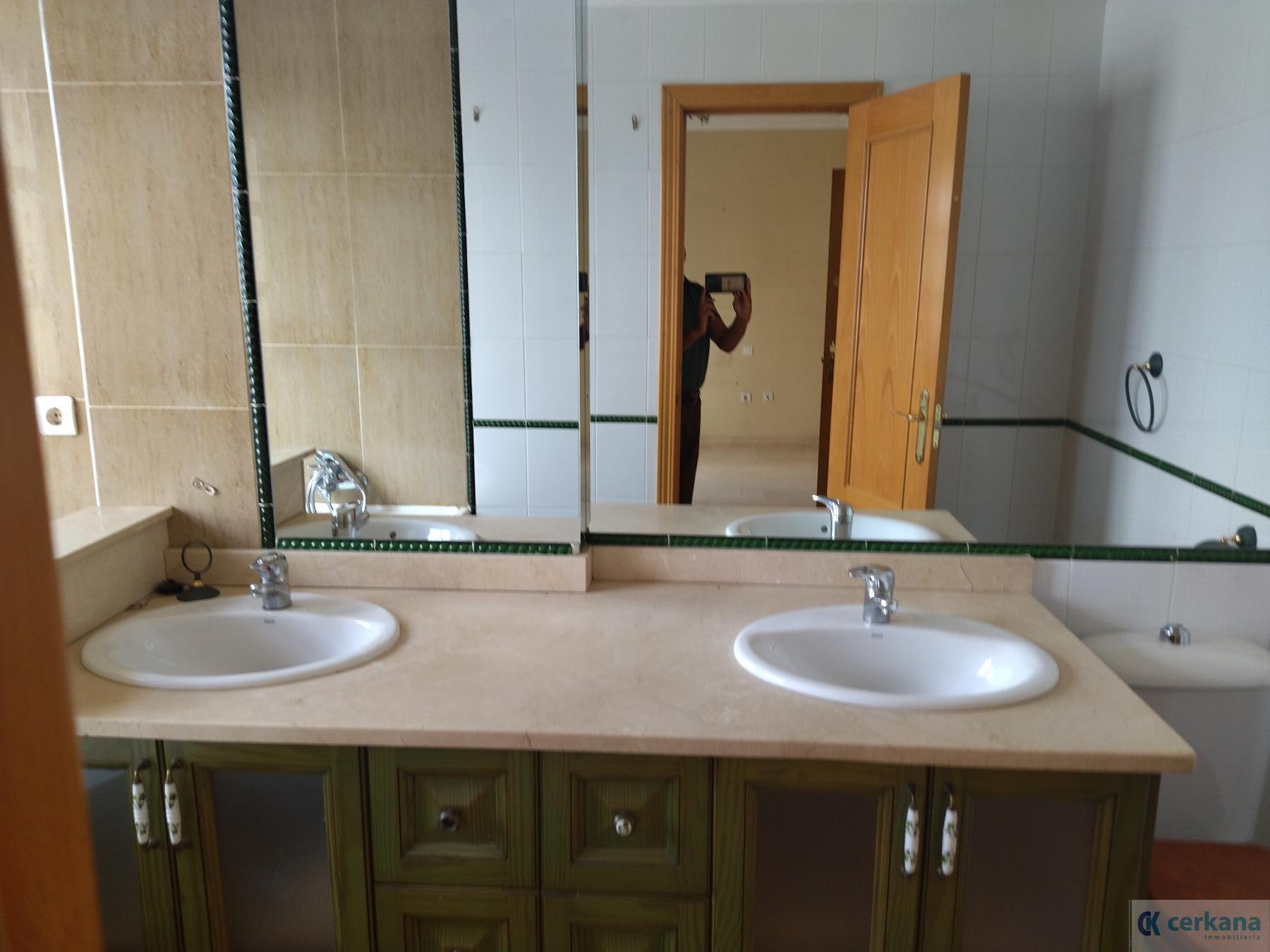For sale of chalet in Gines