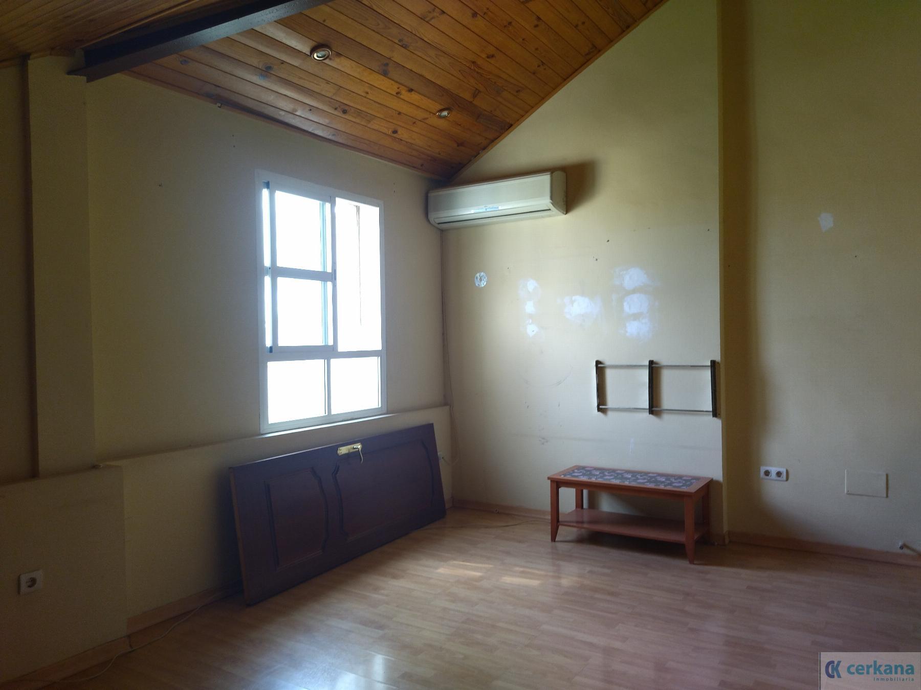 For sale of chalet in Gines