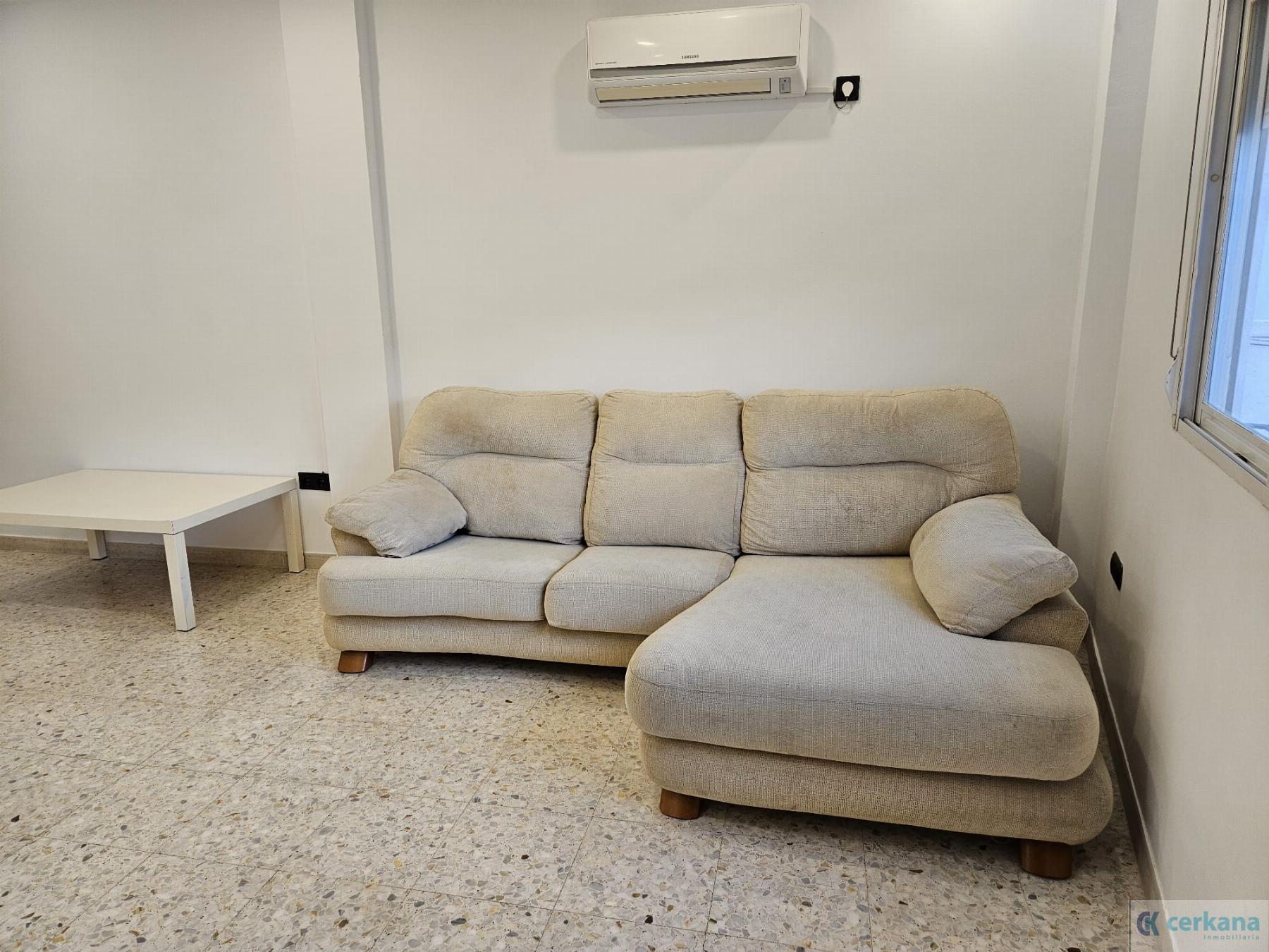 For rent of flat in Sevilla