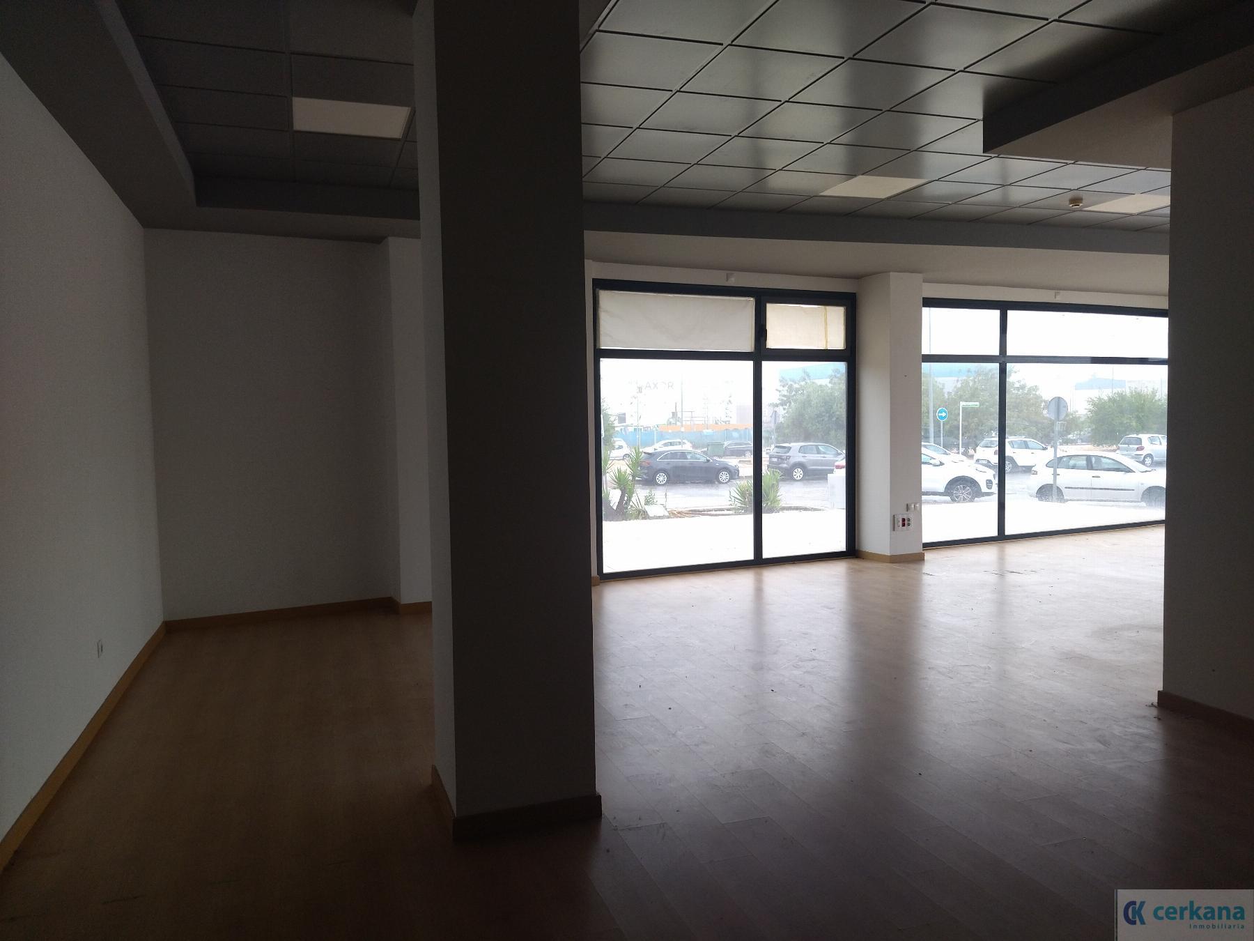 For rent of office in Salteras