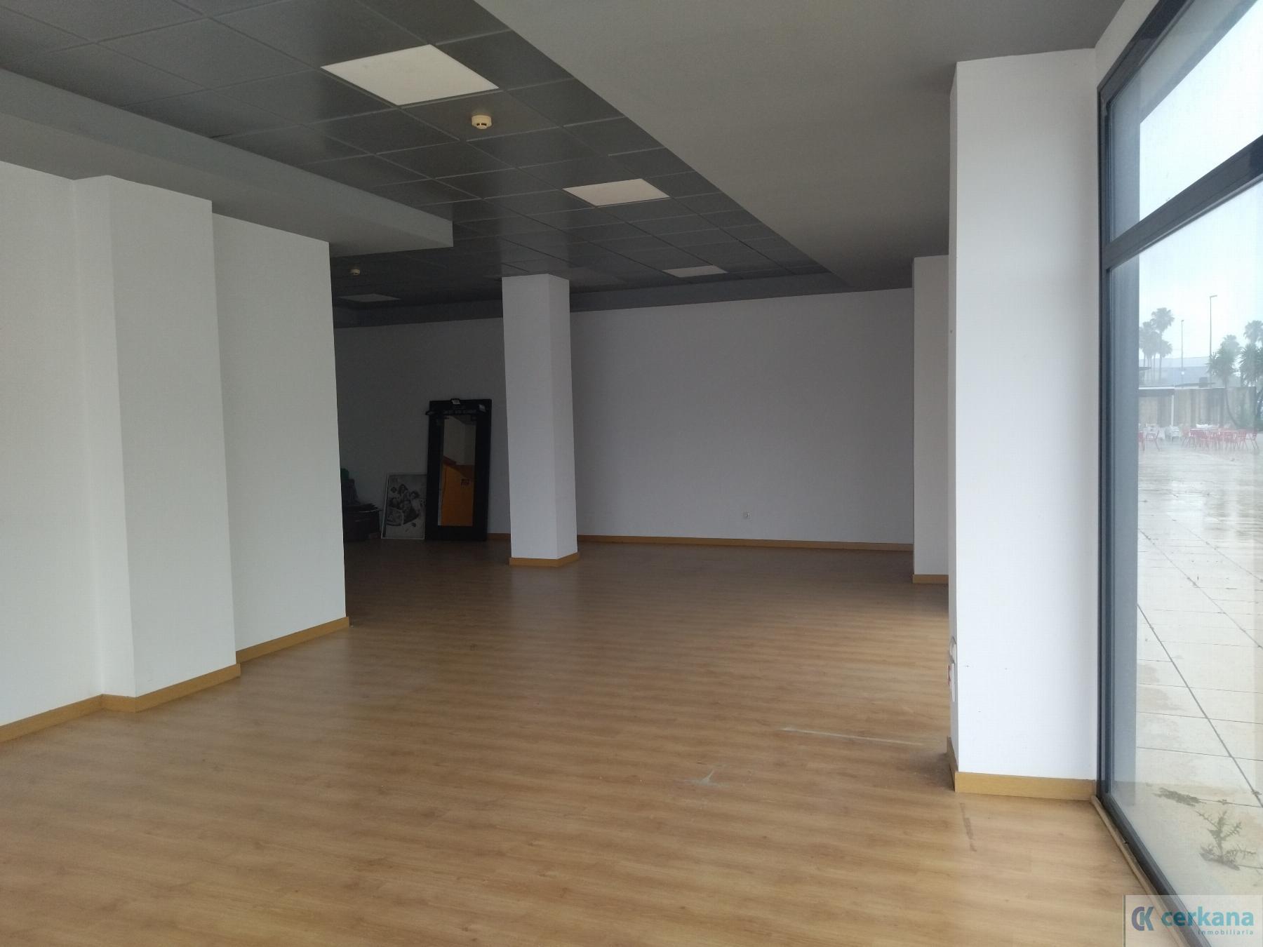 For rent of office in Salteras
