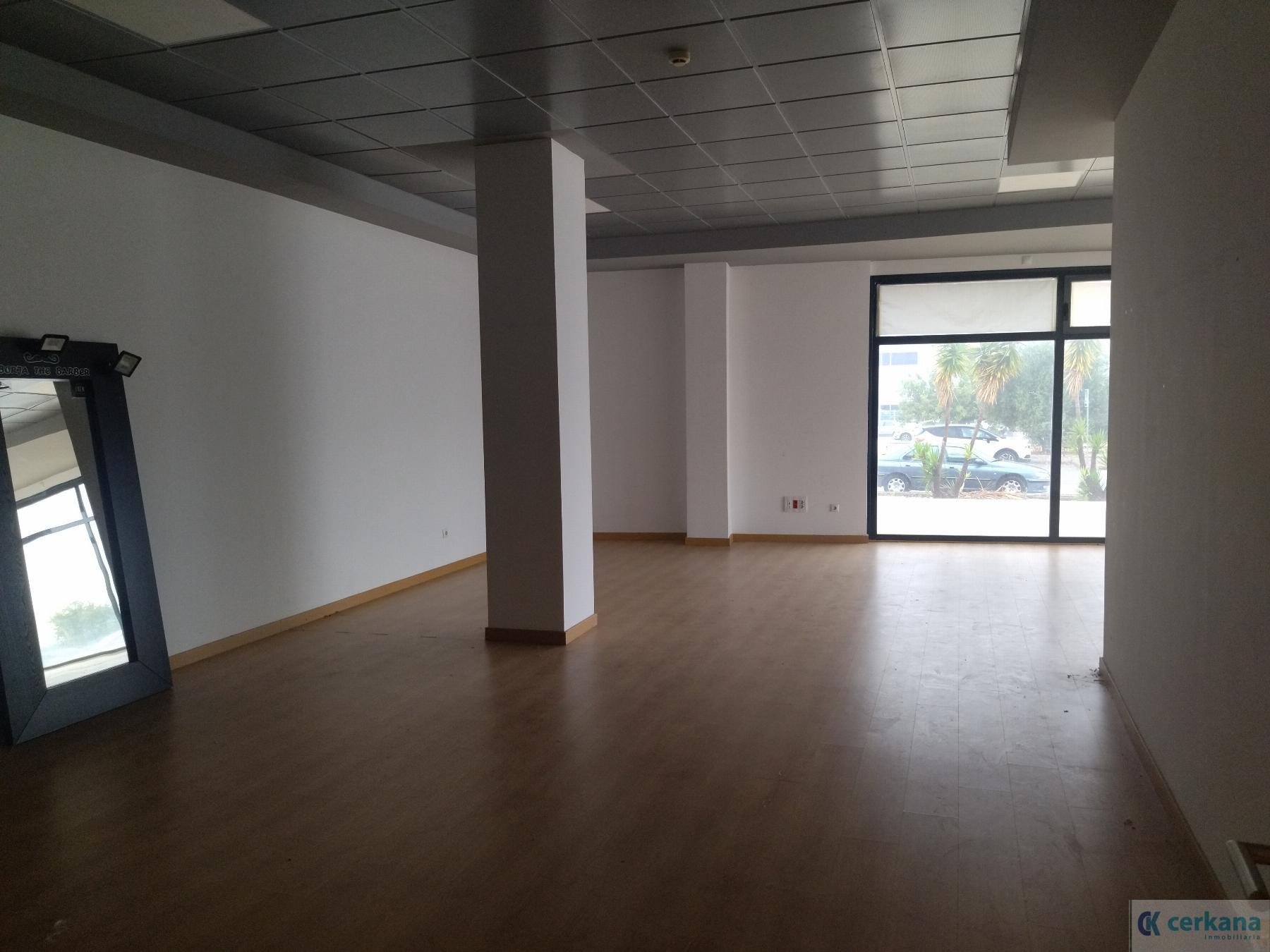 For rent of office in Salteras