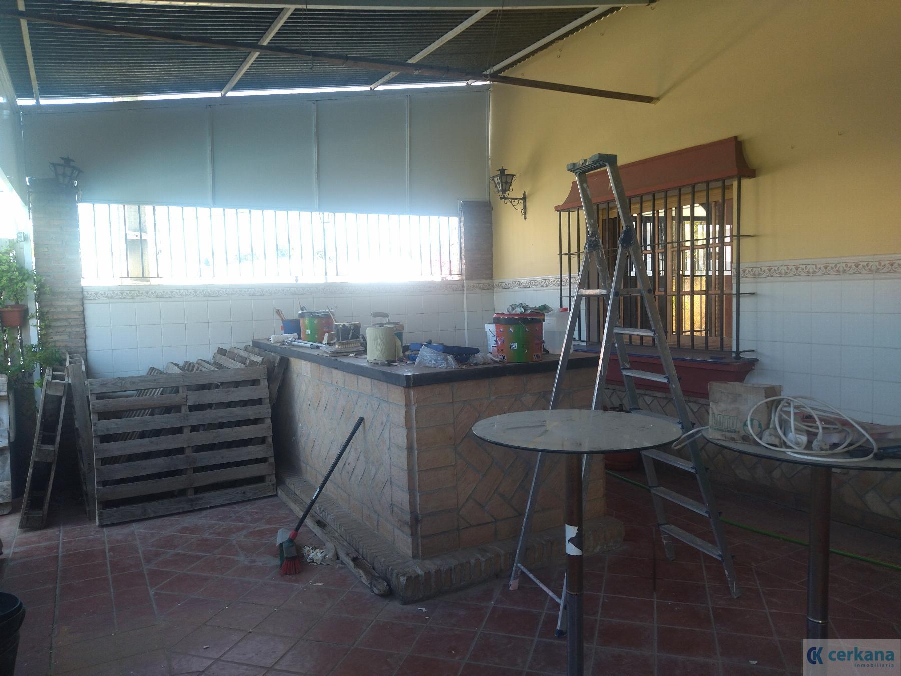 For rent of commercial in Umbrete