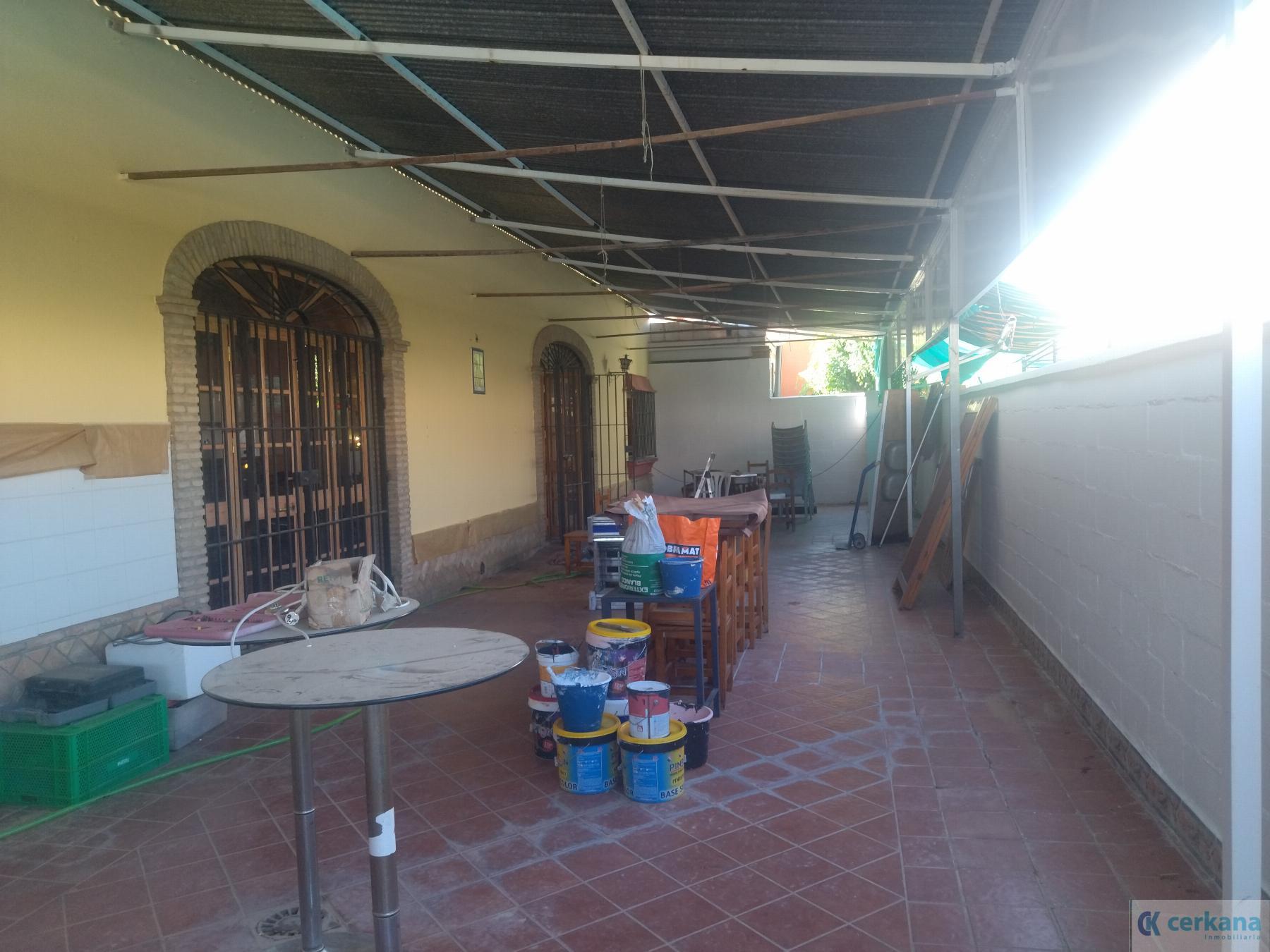 For rent of commercial in Umbrete