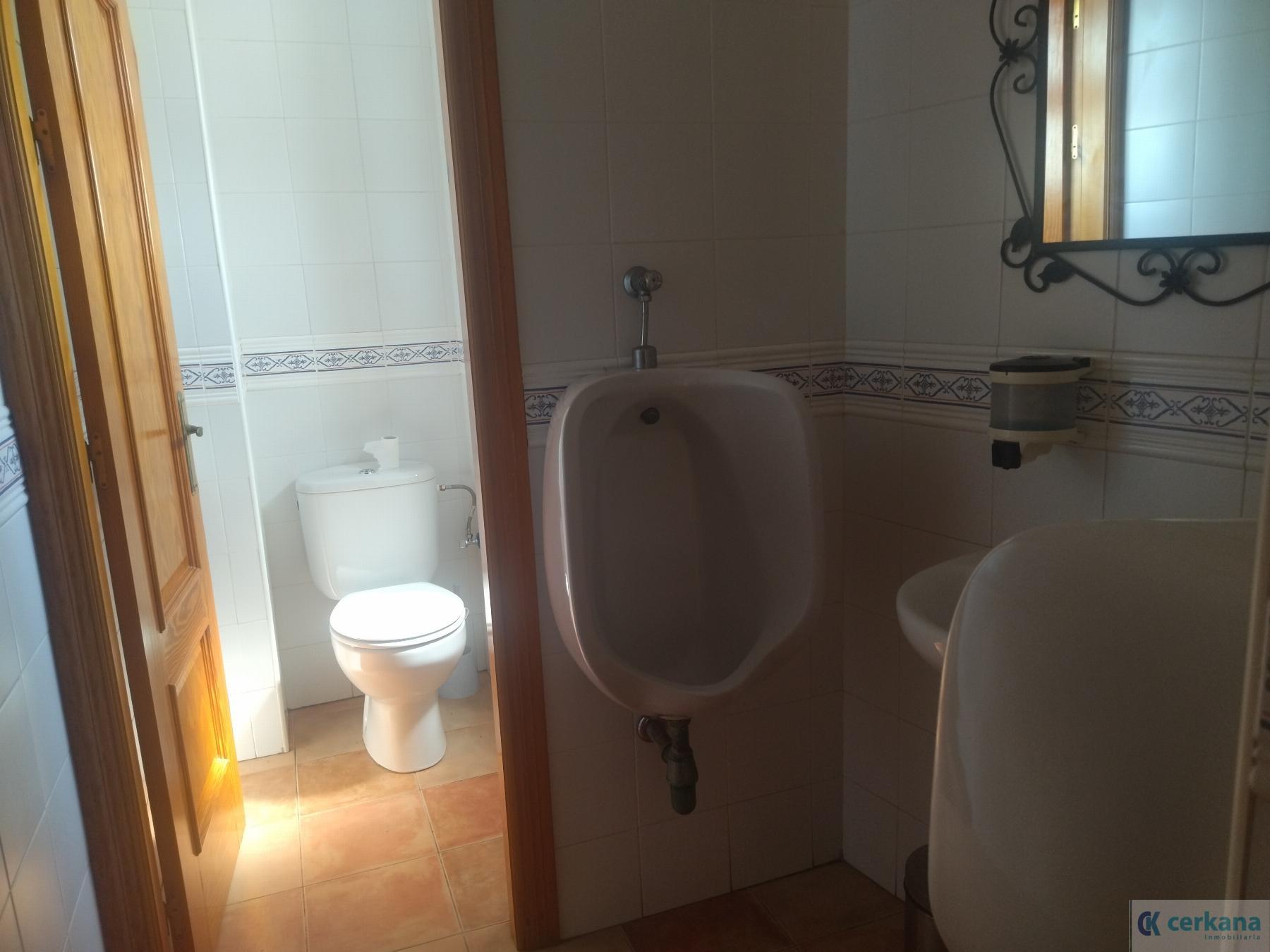 For rent of commercial in Umbrete