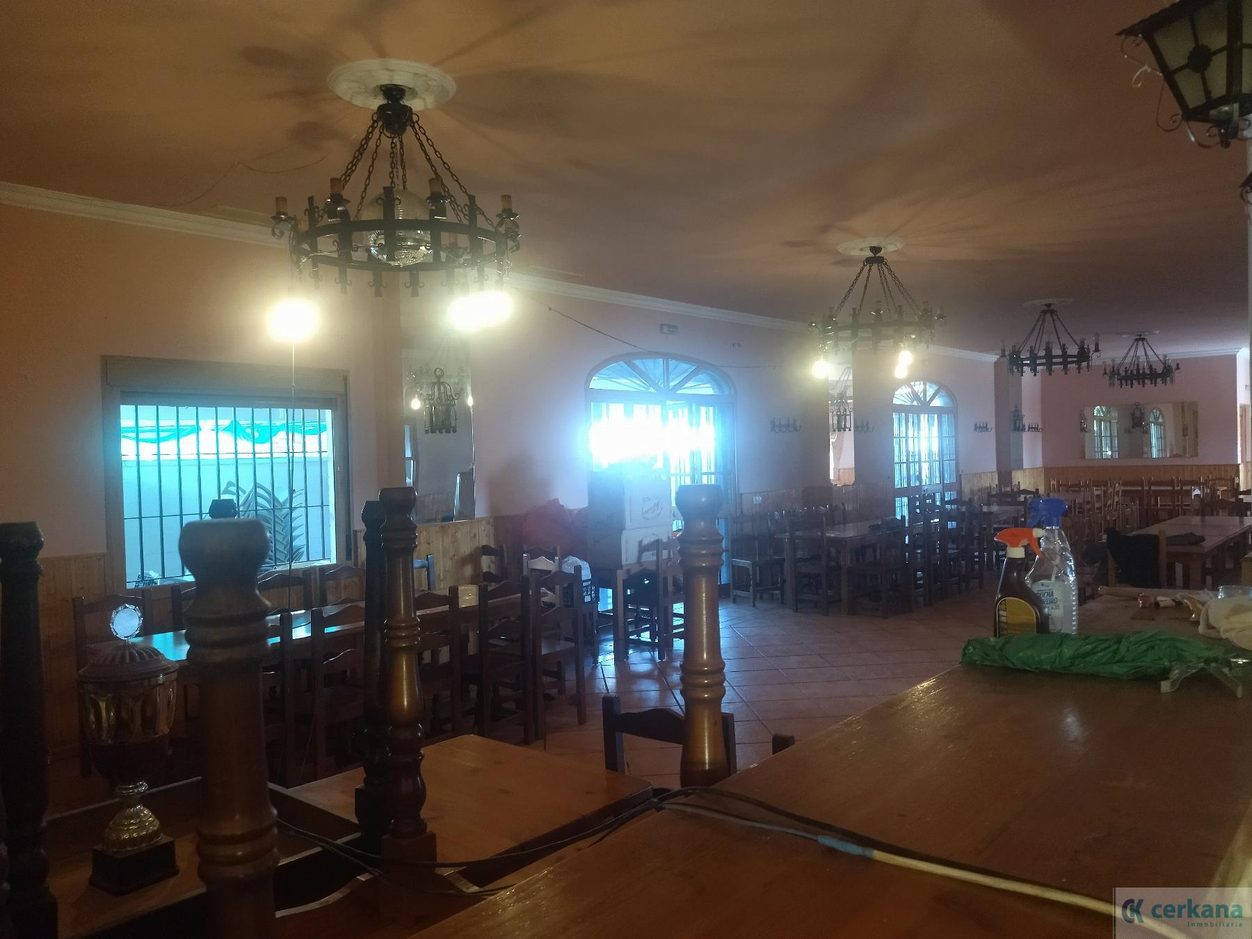 For rent of commercial in Umbrete