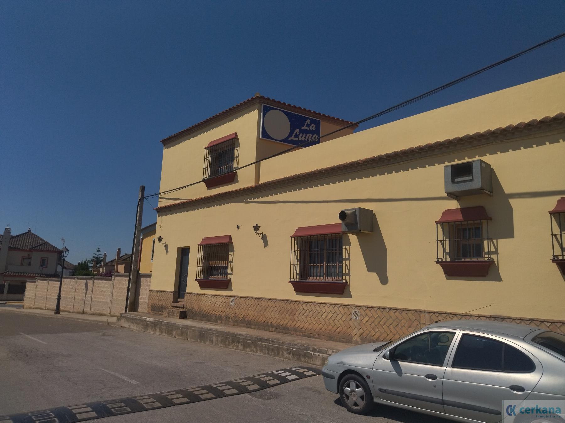 For rent of commercial in Umbrete