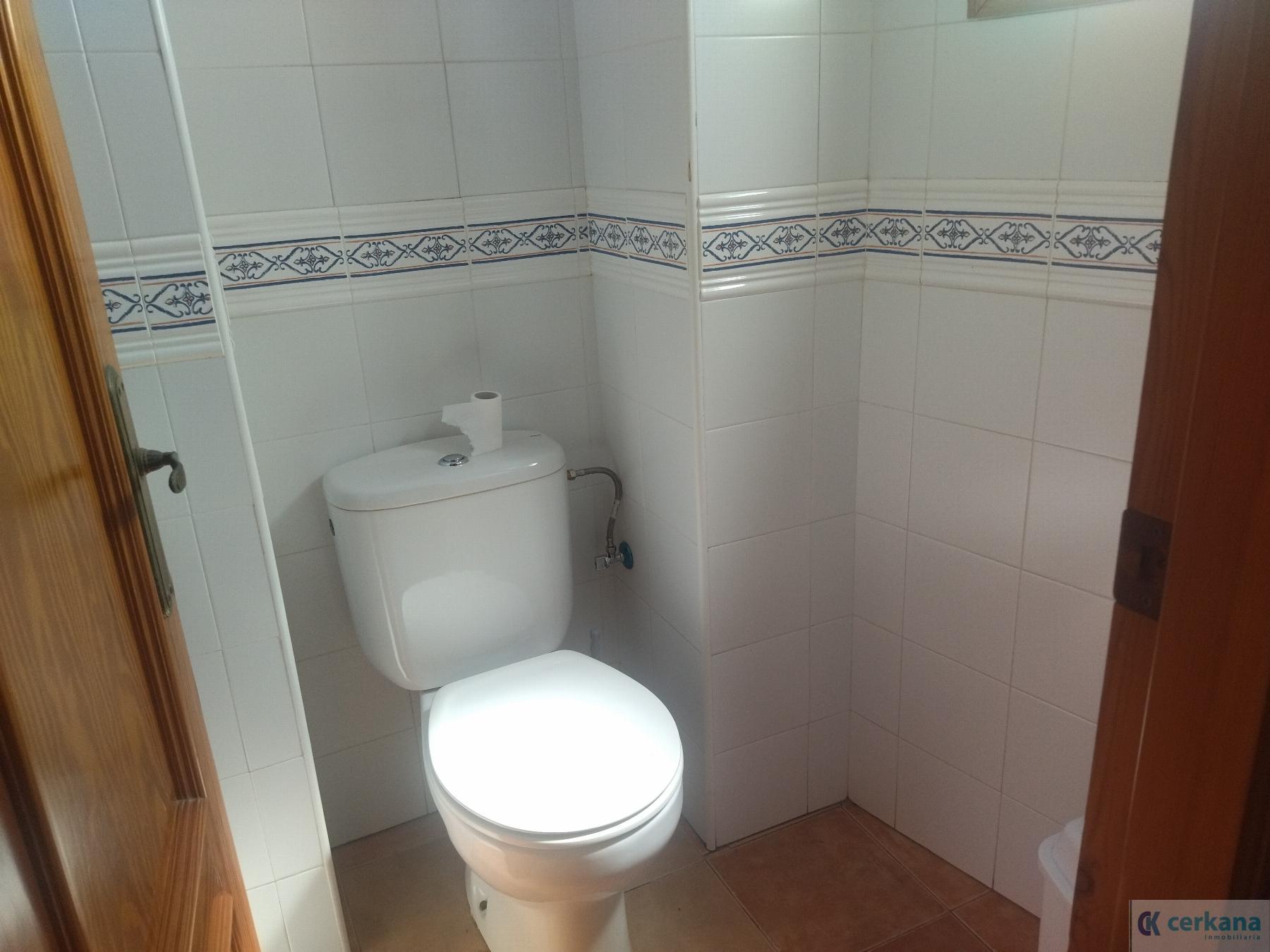 For rent of commercial in Umbrete