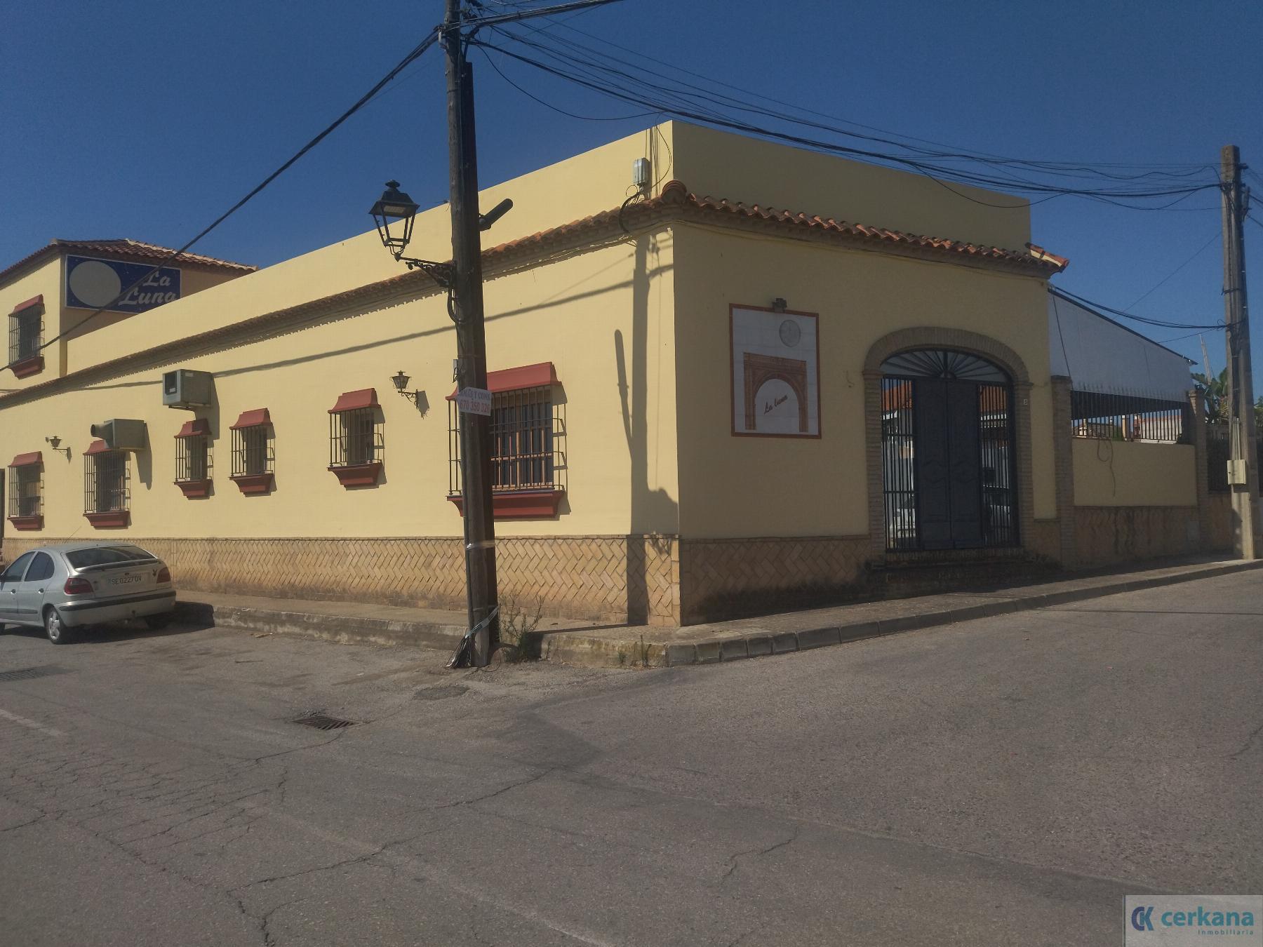 For rent of commercial in Umbrete