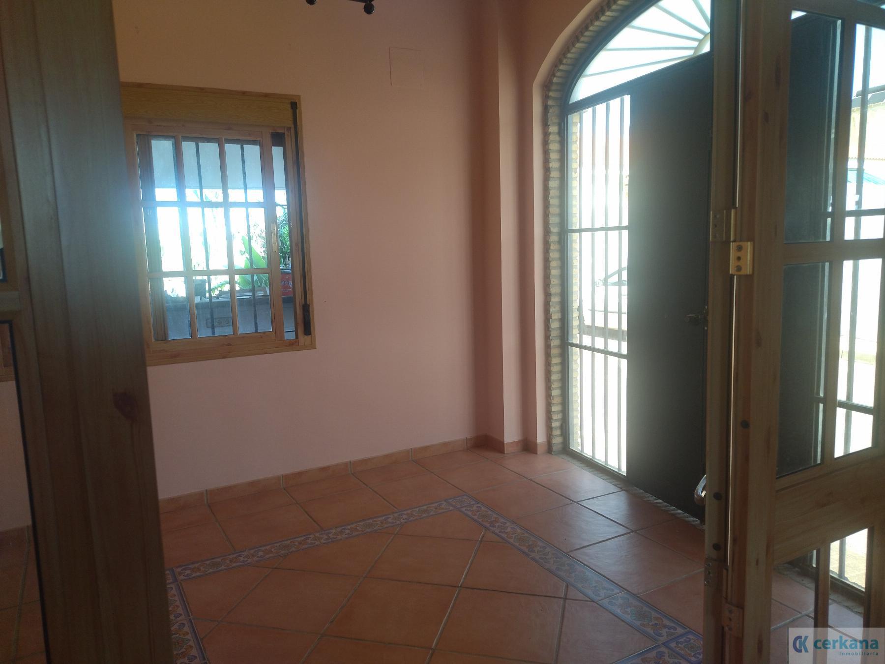 For rent of commercial in Umbrete