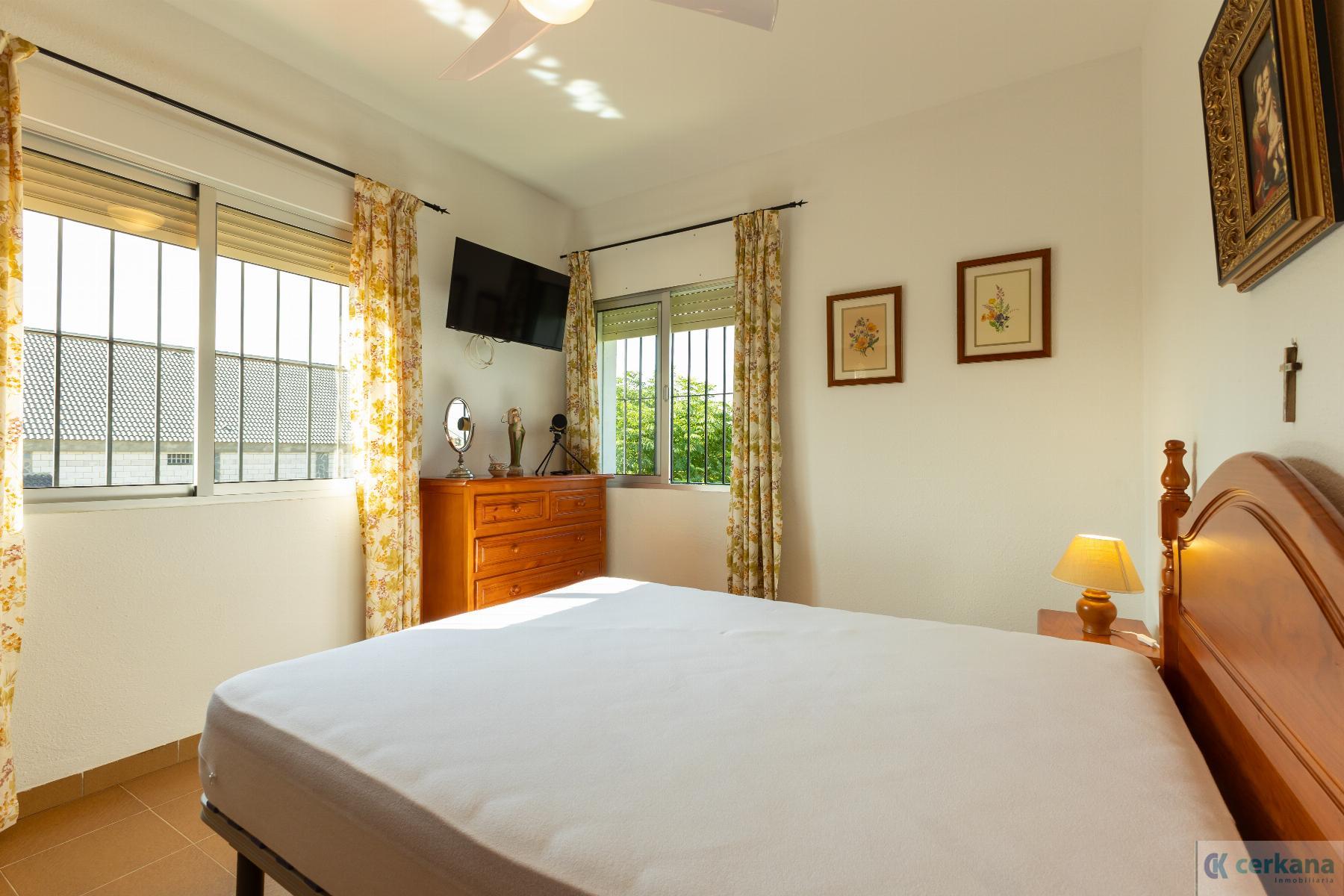 For sale of chalet in Espartinas