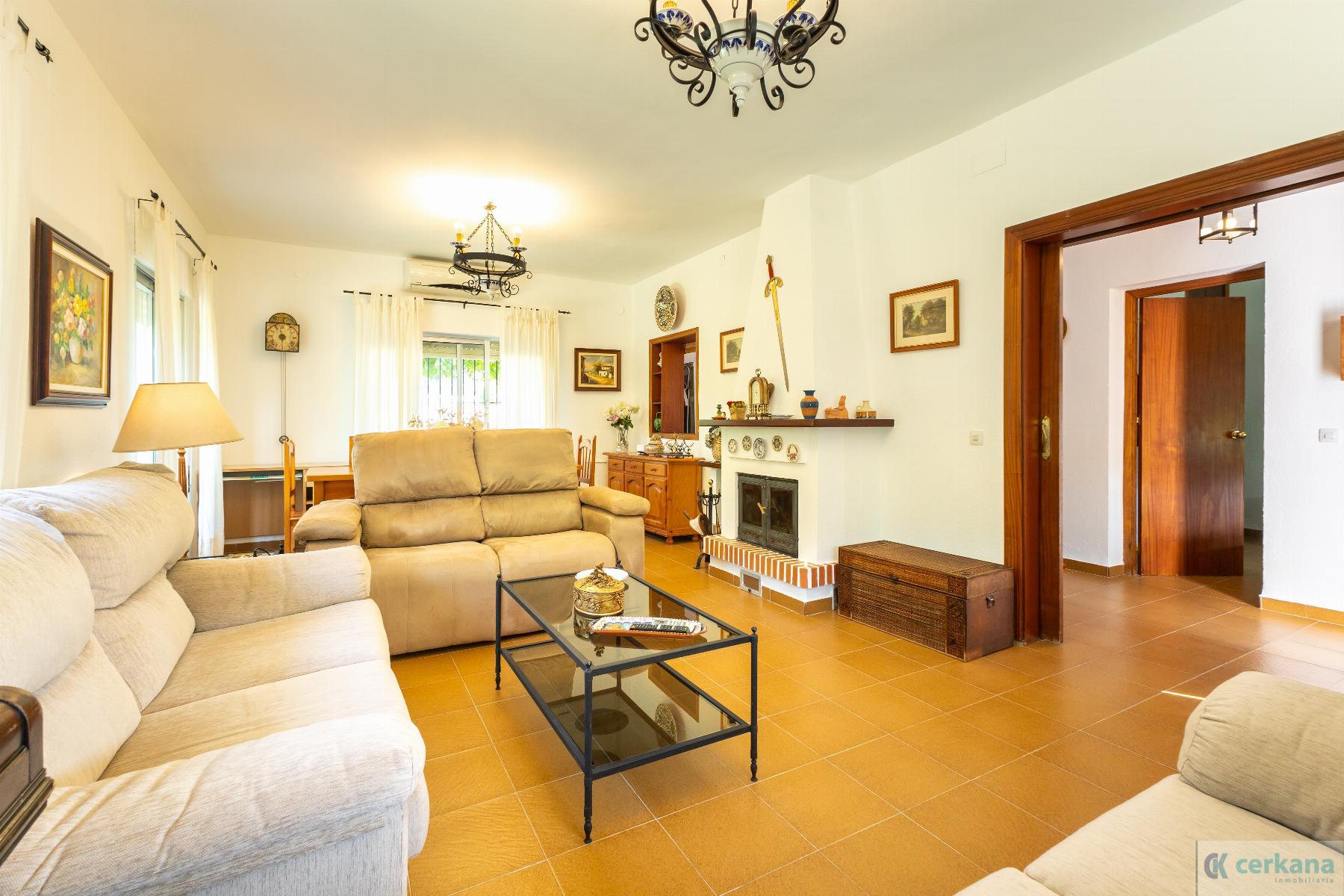For sale of chalet in Espartinas