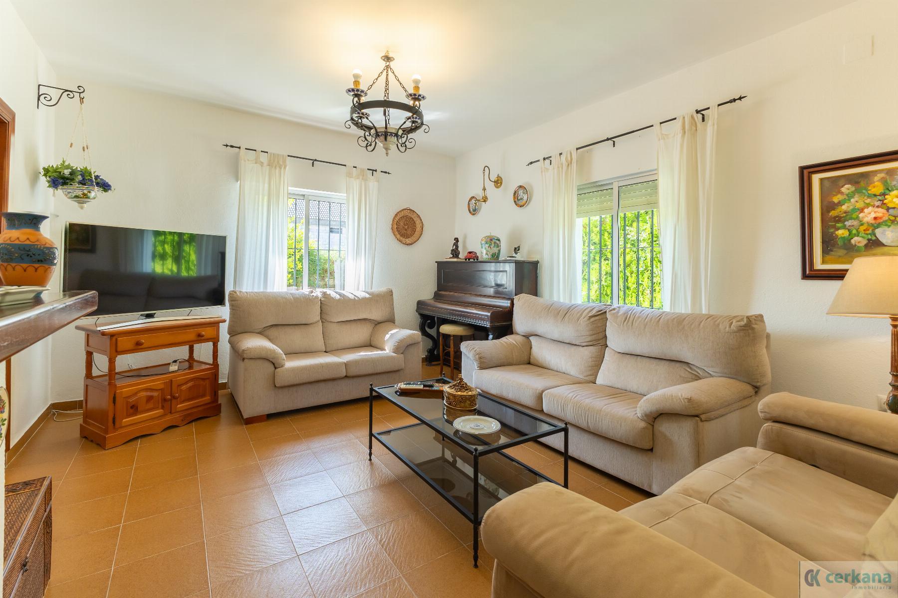 For sale of chalet in Espartinas