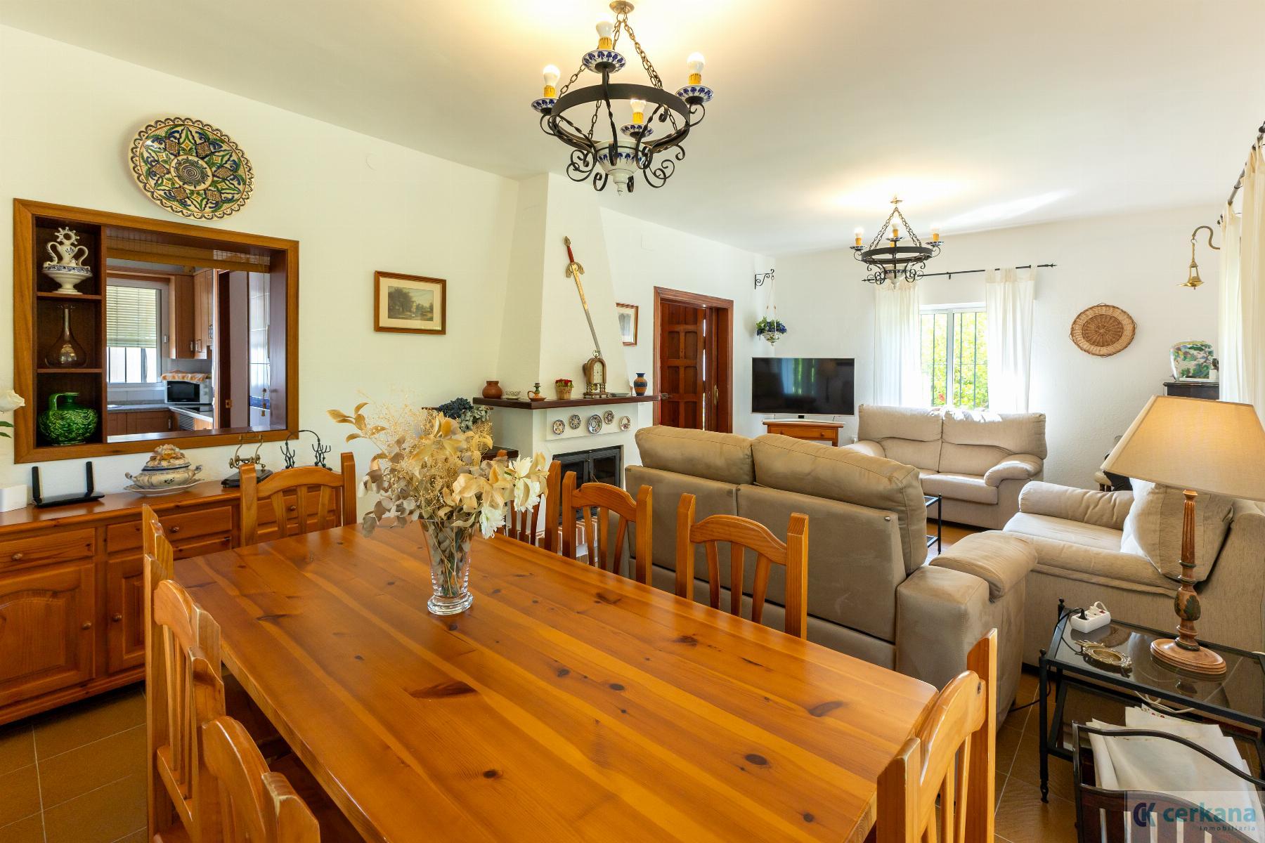For sale of chalet in Espartinas