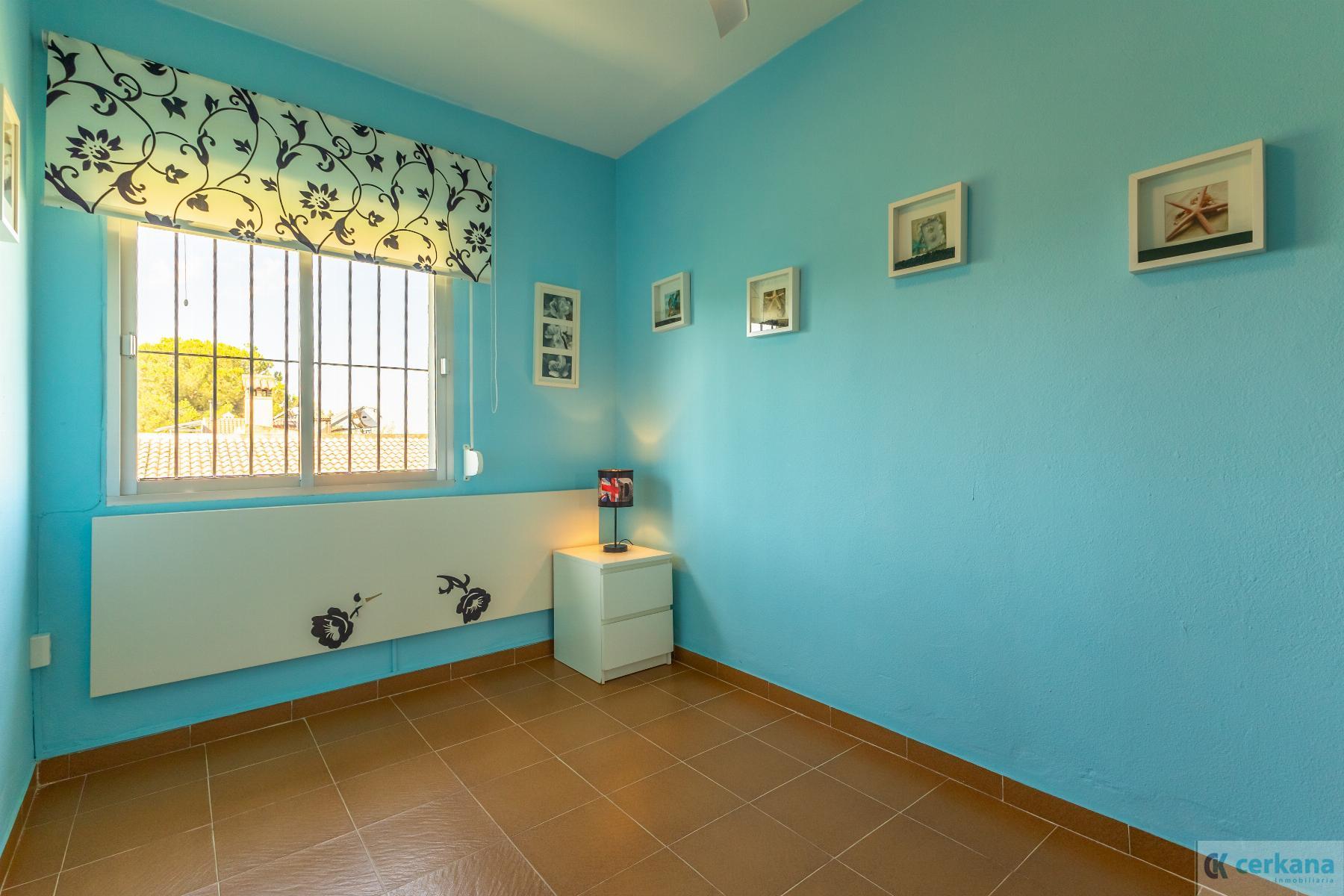For sale of chalet in Espartinas