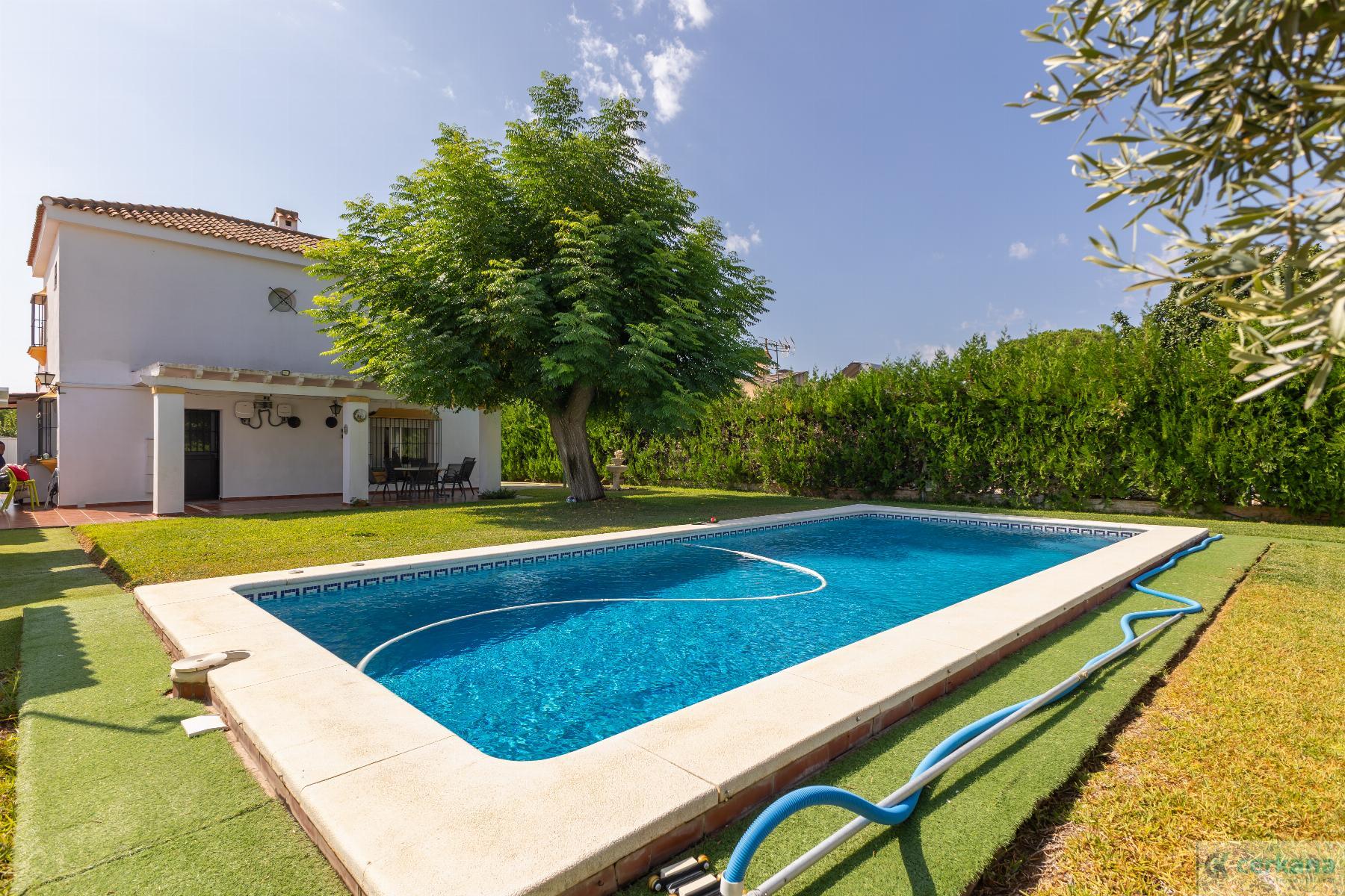 For sale of chalet in Espartinas
