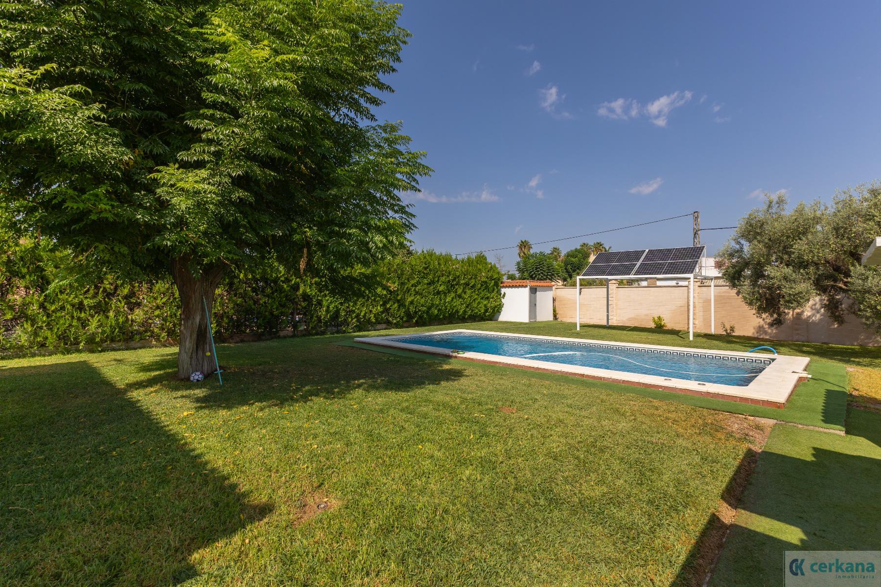 For sale of chalet in Espartinas