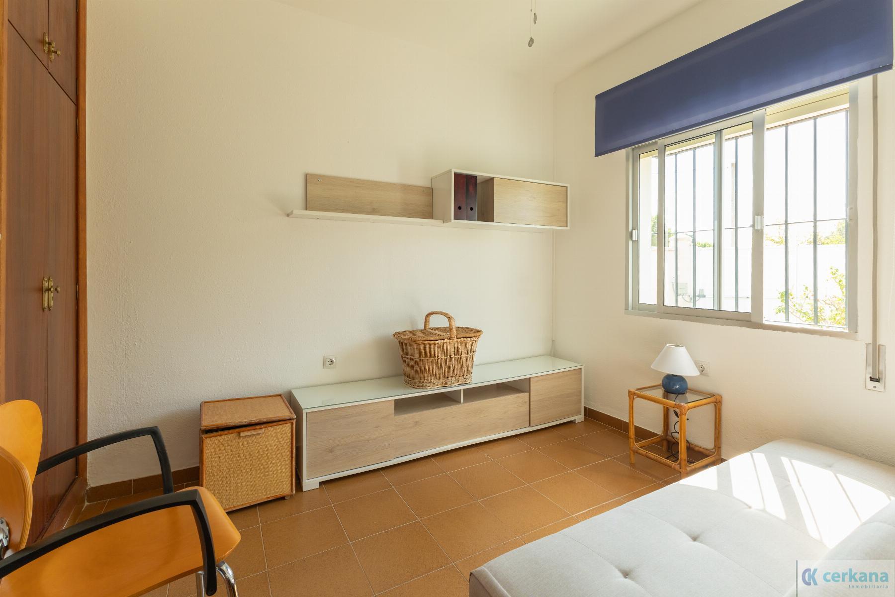 For sale of chalet in Espartinas