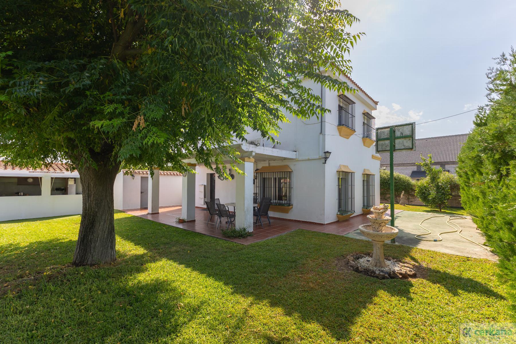 For sale of chalet in Espartinas
