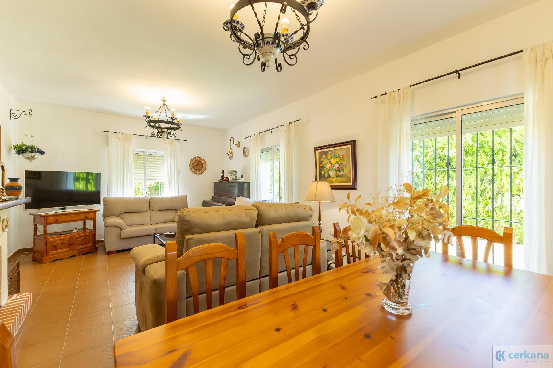 For sale of chalet in Espartinas