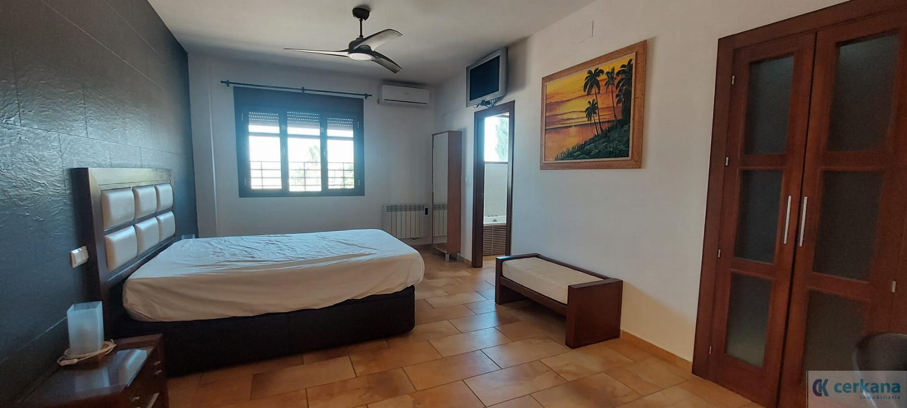 For sale of chalet in Dos Hermanas