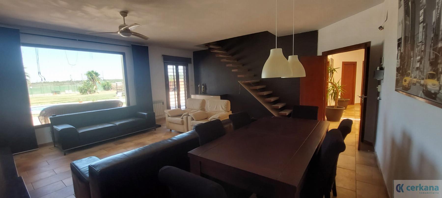 For sale of chalet in Dos Hermanas