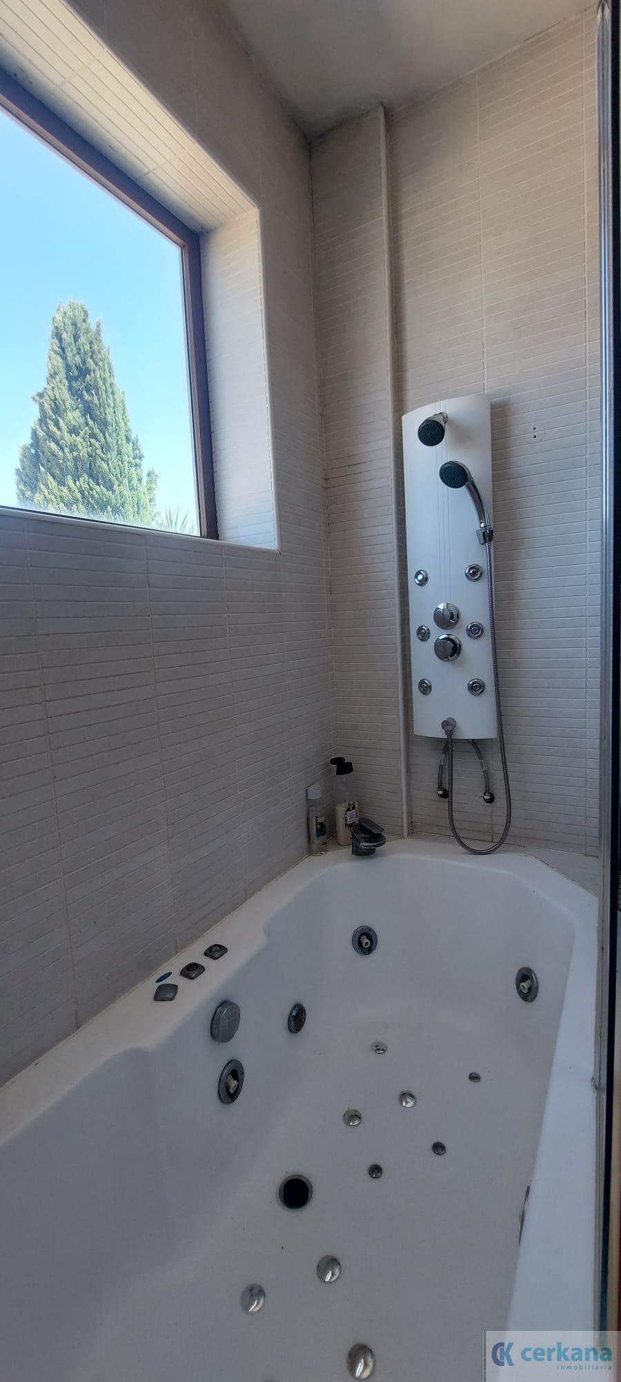 For sale of chalet in Dos Hermanas