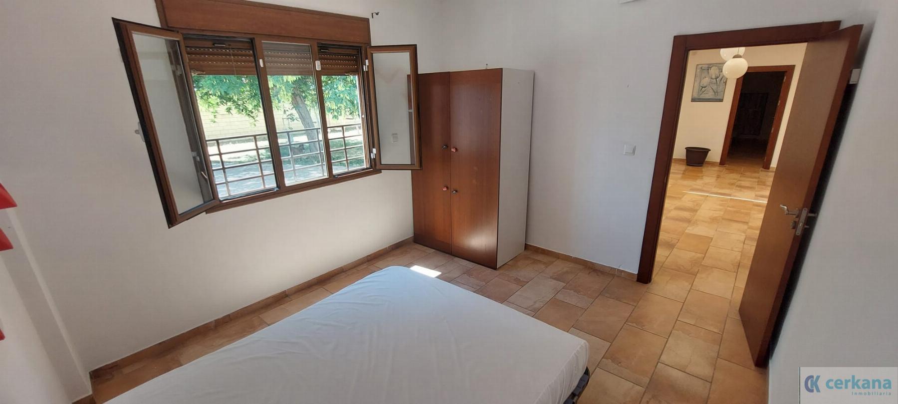 For sale of chalet in Dos Hermanas