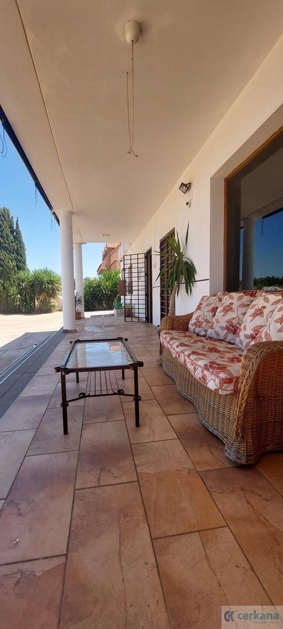 For sale of chalet in Dos Hermanas