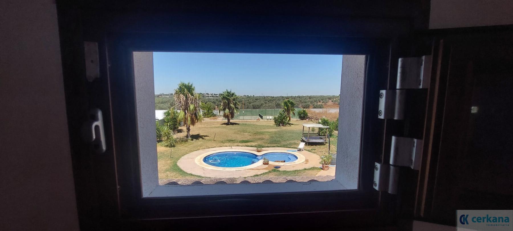 For sale of chalet in Dos Hermanas