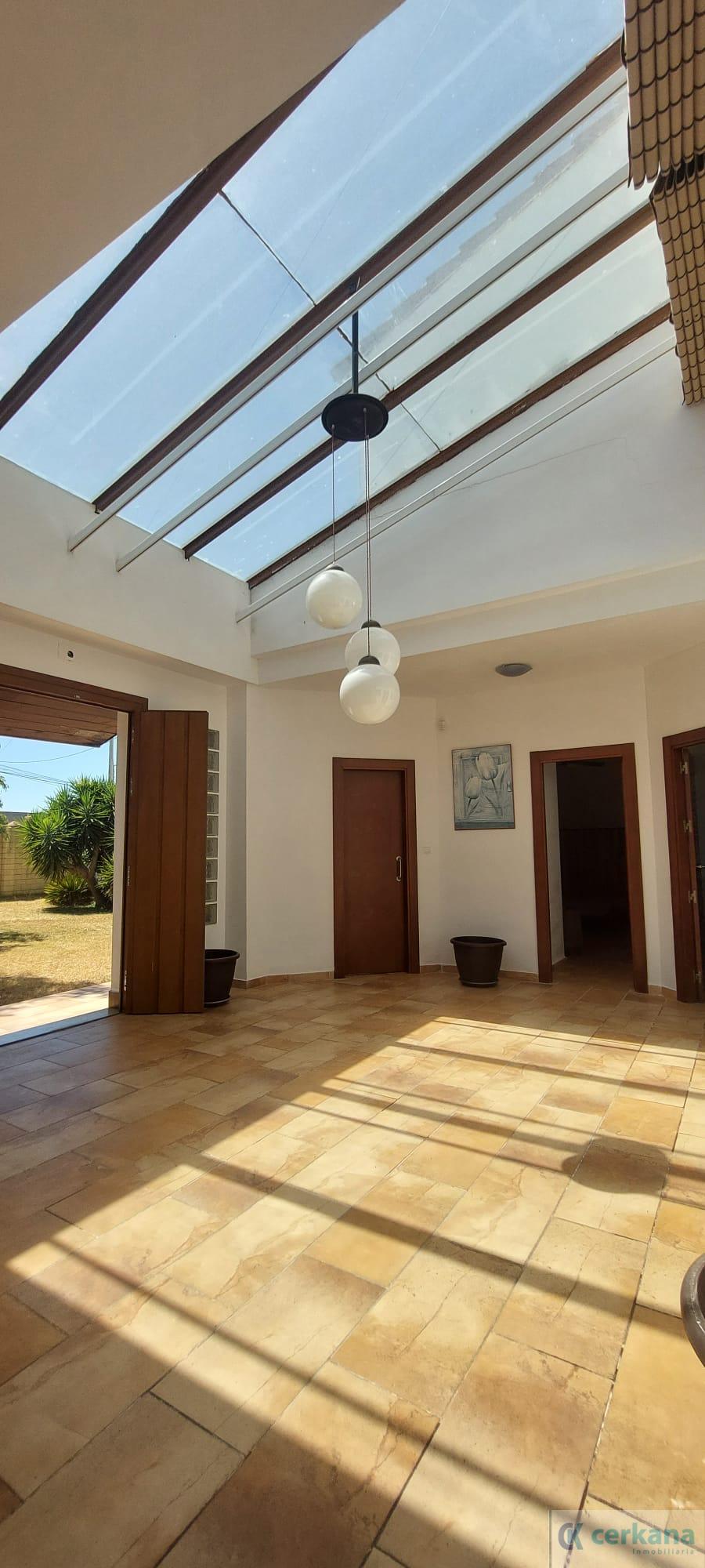 For sale of chalet in Dos Hermanas