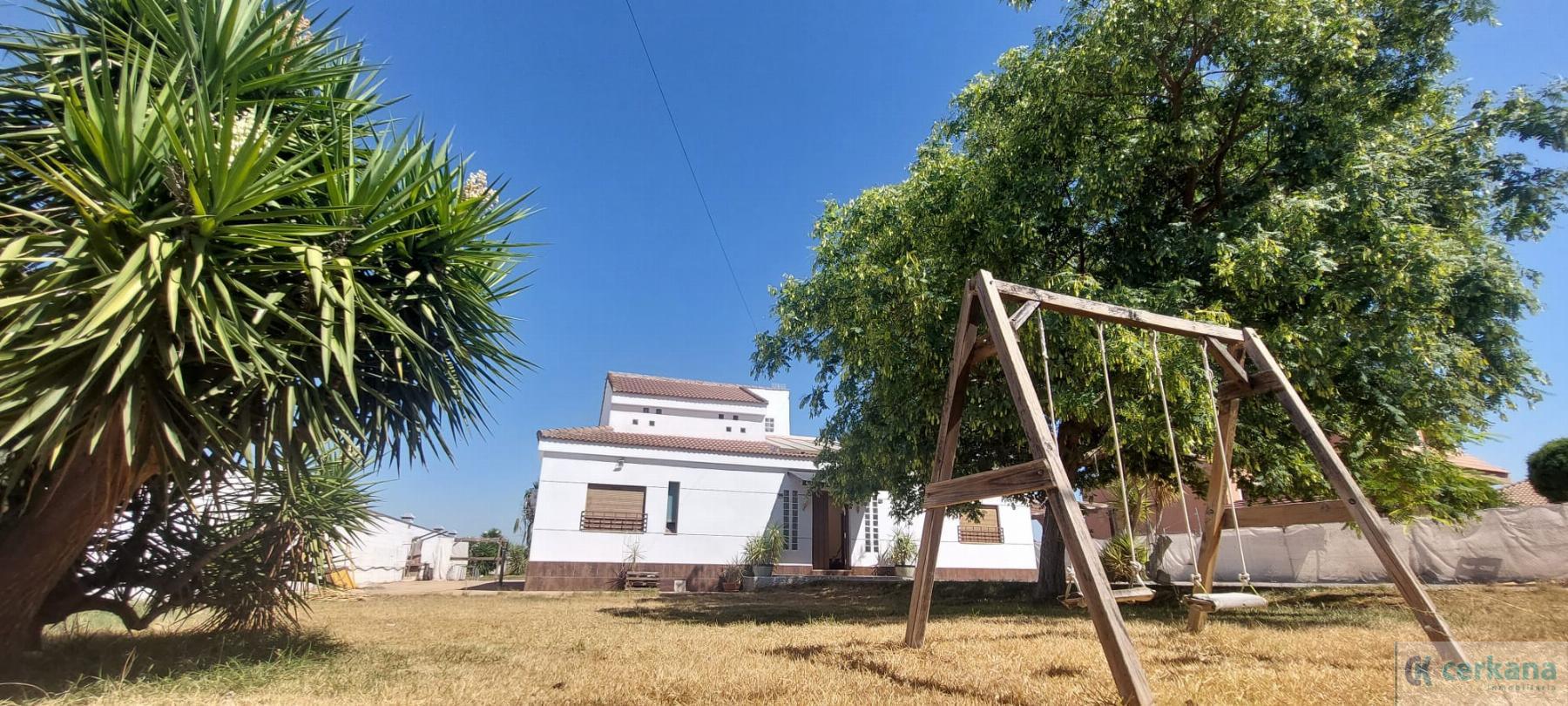 For sale of chalet in Dos Hermanas