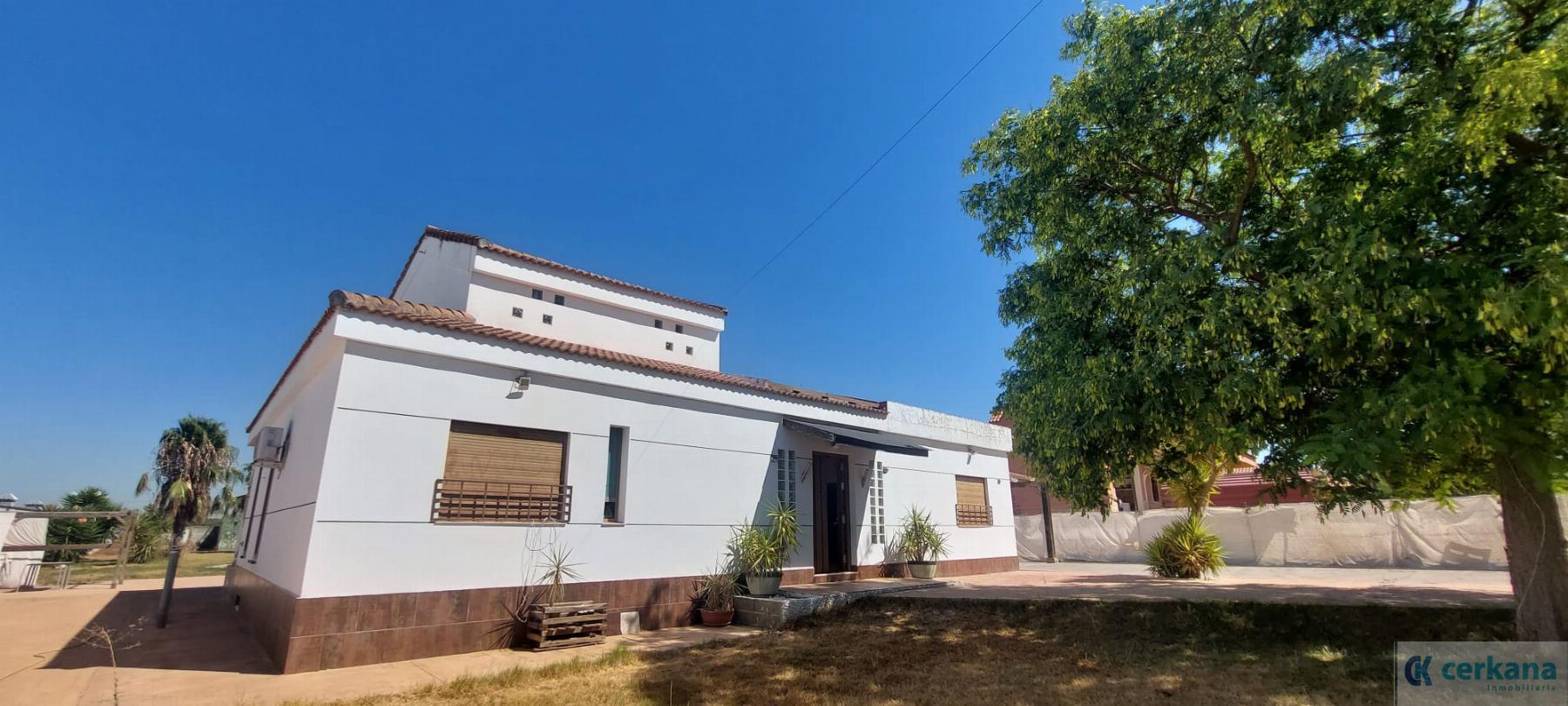 For sale of chalet in Dos Hermanas
