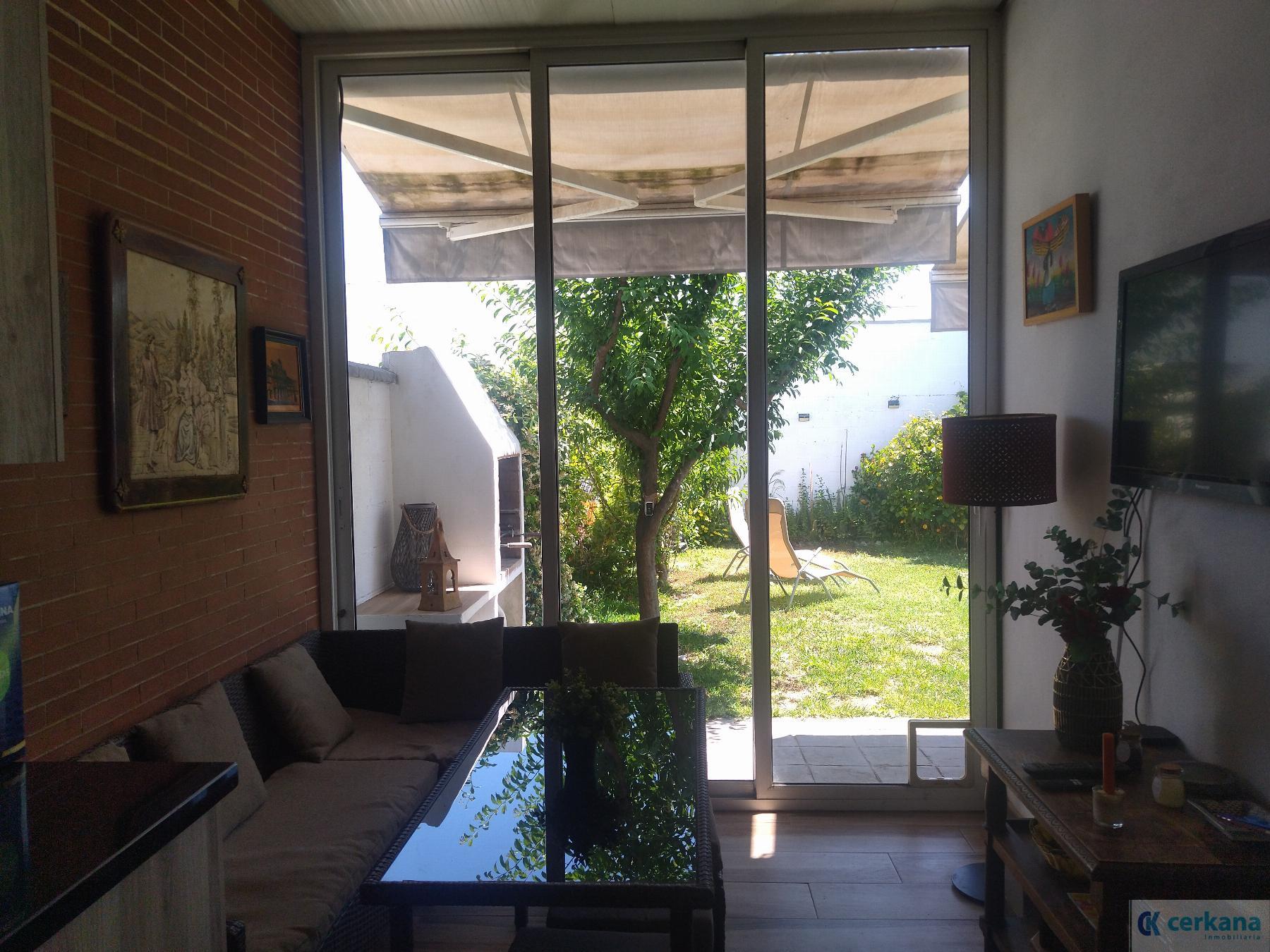 For sale of chalet in Bollullos de la Mitación