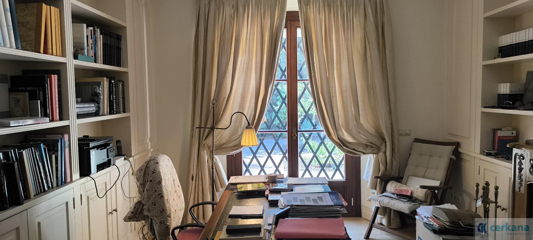 For sale of chalet in Tomares