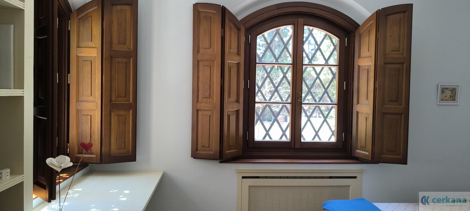 For sale of chalet in Tomares