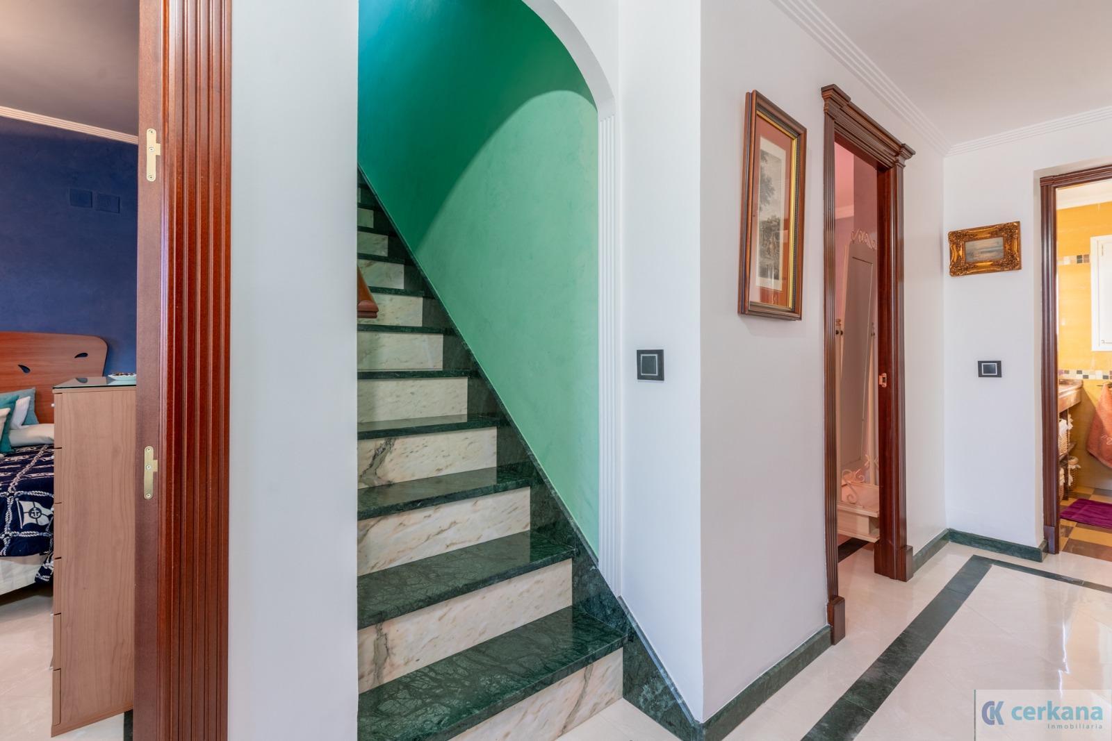 Venta de chalet en Sanlúcar la Mayor