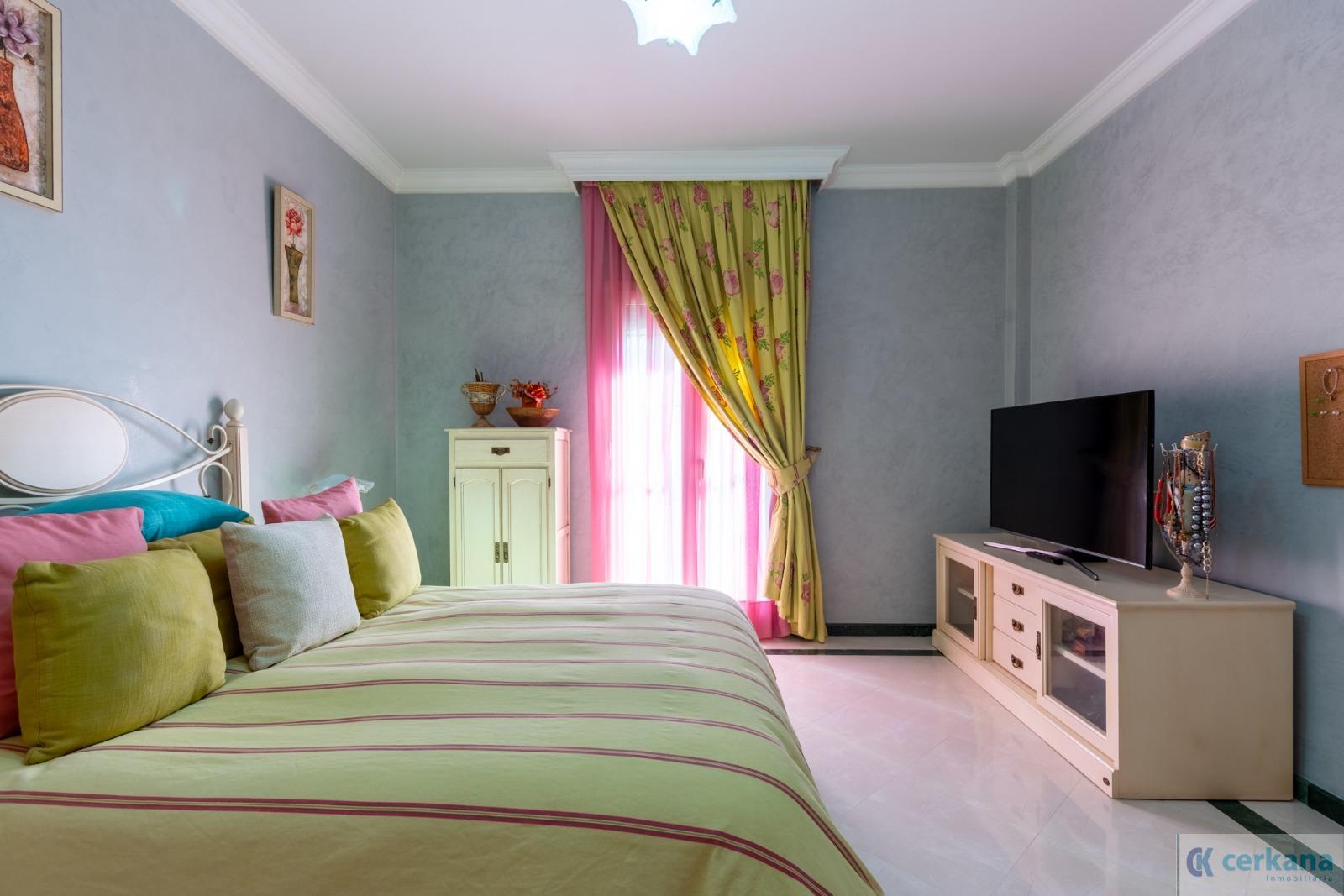 Venta de chalet en Sanlúcar la Mayor