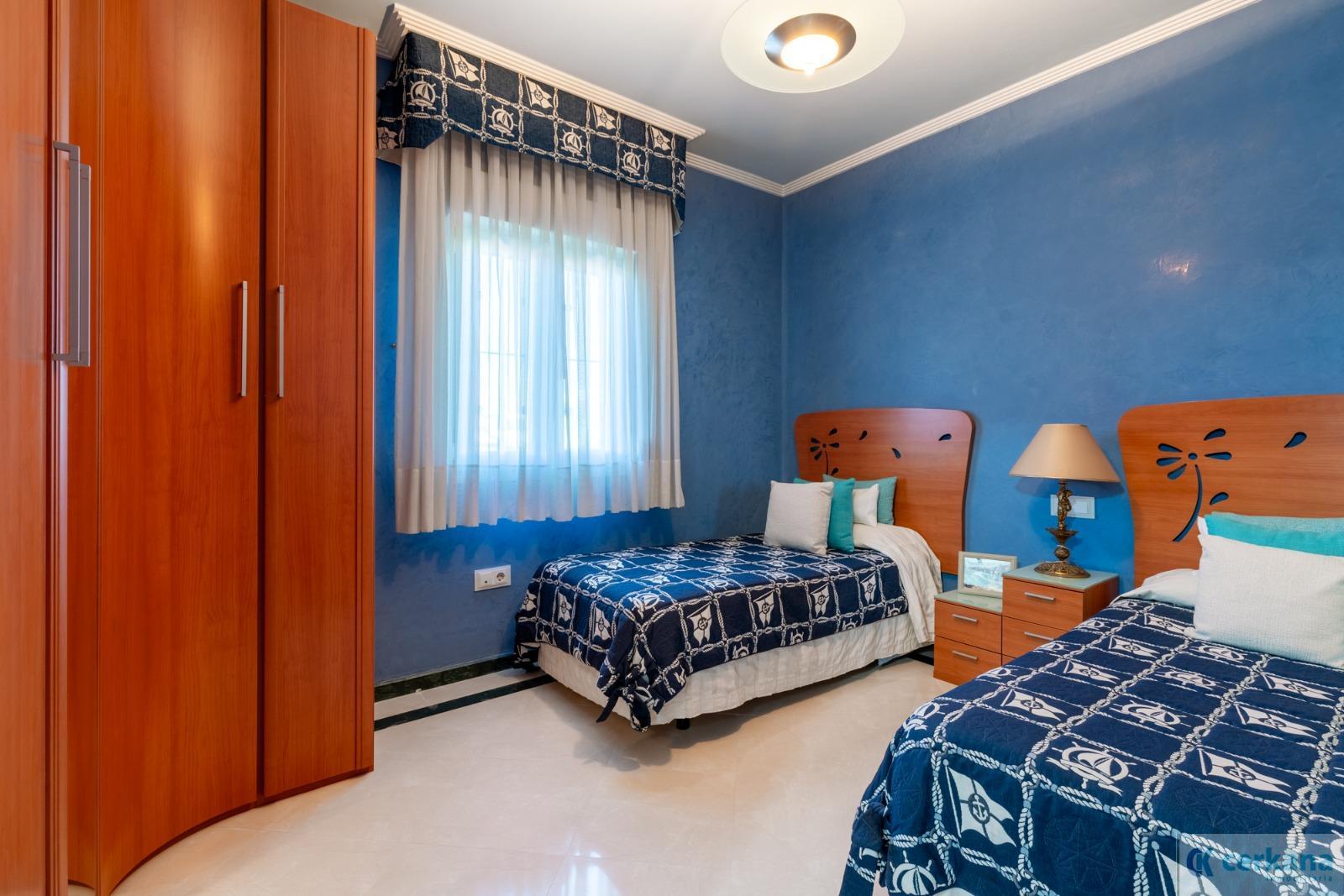 Venta de chalet en Sanlúcar la Mayor