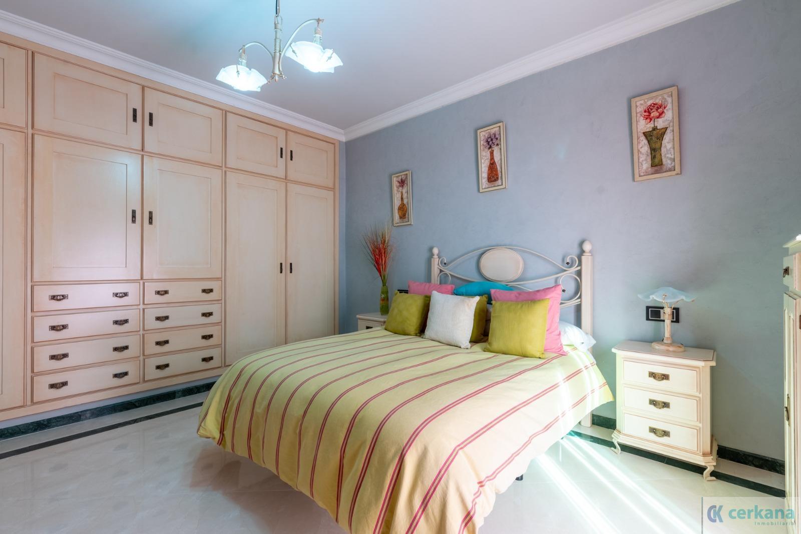 Venta de chalet en Sanlúcar la Mayor