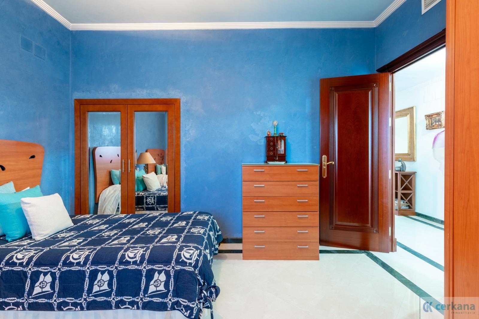 Venta de chalet en Sanlúcar la Mayor