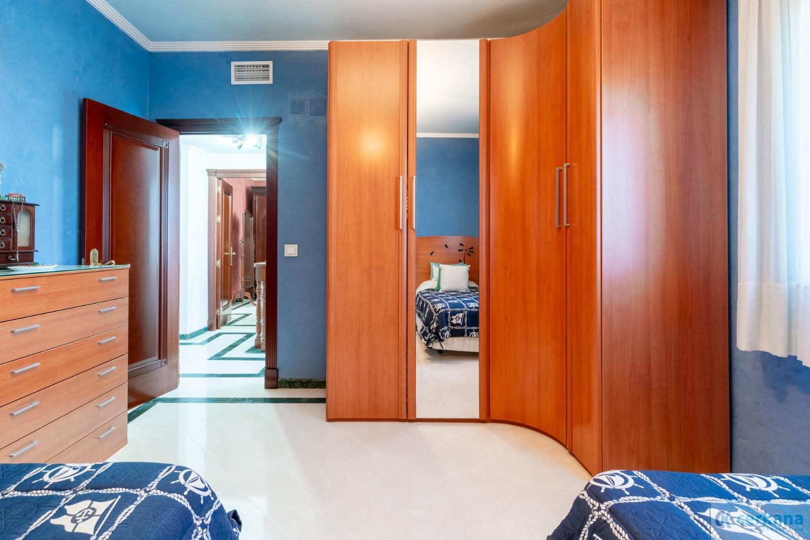 Venta de chalet en Sanlúcar la Mayor