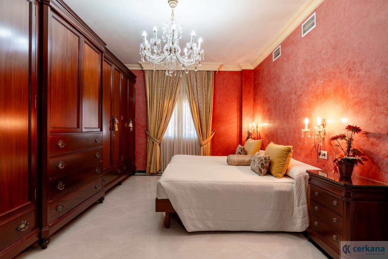 Venta de chalet en Sanlúcar la Mayor