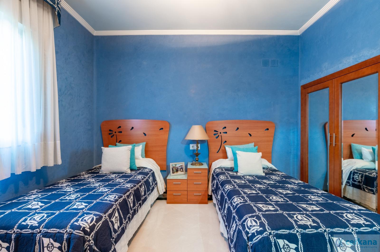 Venta de chalet en Sanlúcar la Mayor