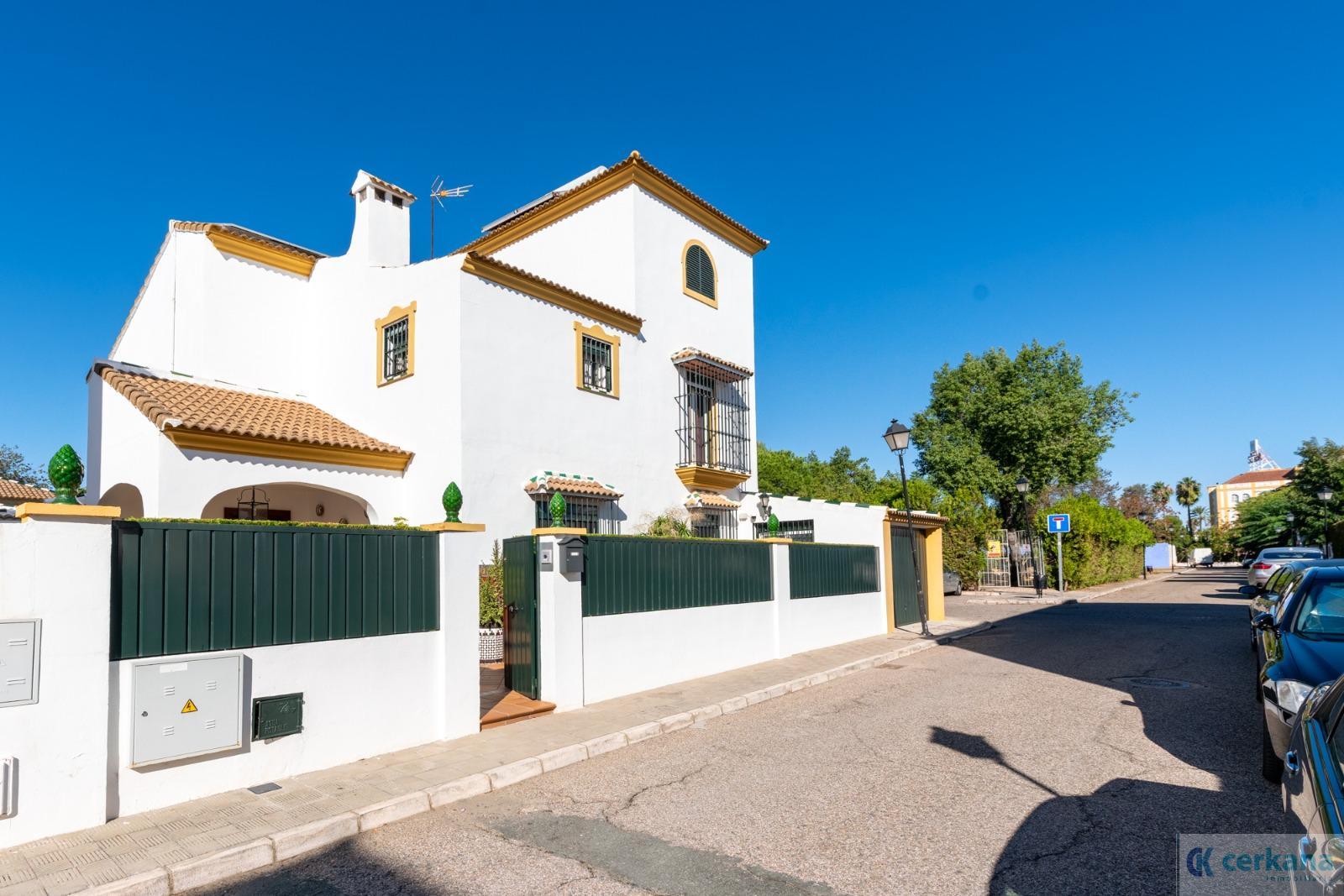 Venta de chalet en Sanlúcar la Mayor