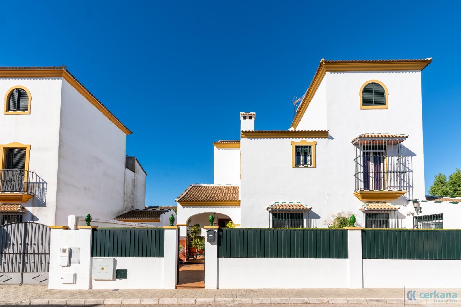 Venta de chalet en Sanlúcar la Mayor