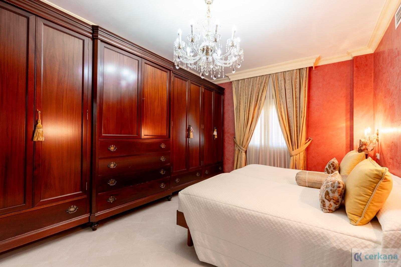 Venta de chalet en Sanlúcar la Mayor