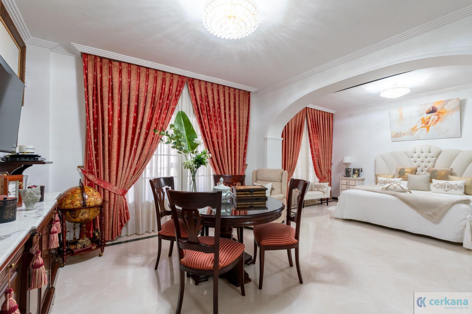 Venta de chalet en Sanlúcar la Mayor