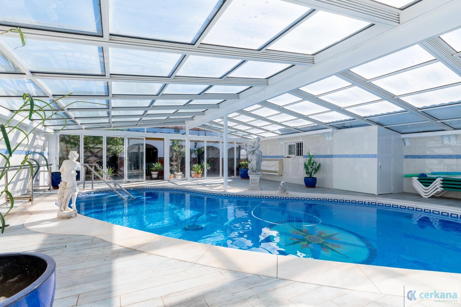 Venta de chalet en Sanlúcar la Mayor