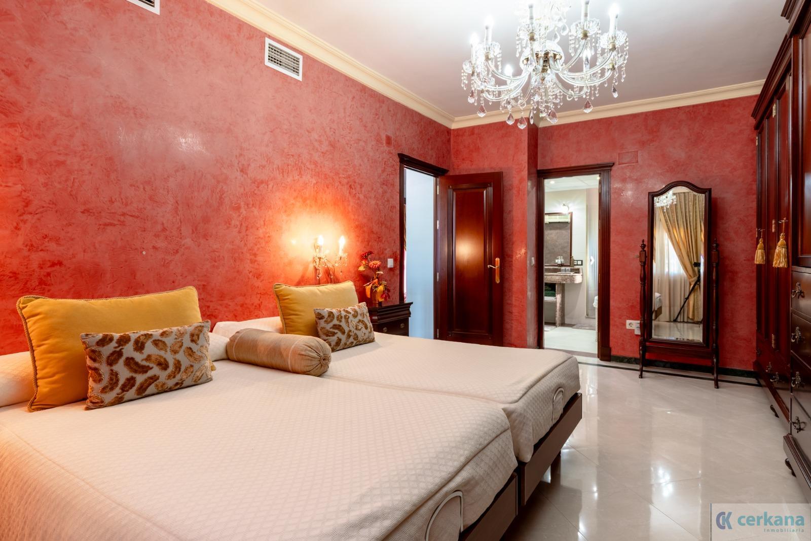 Venta de chalet en Sanlúcar la Mayor